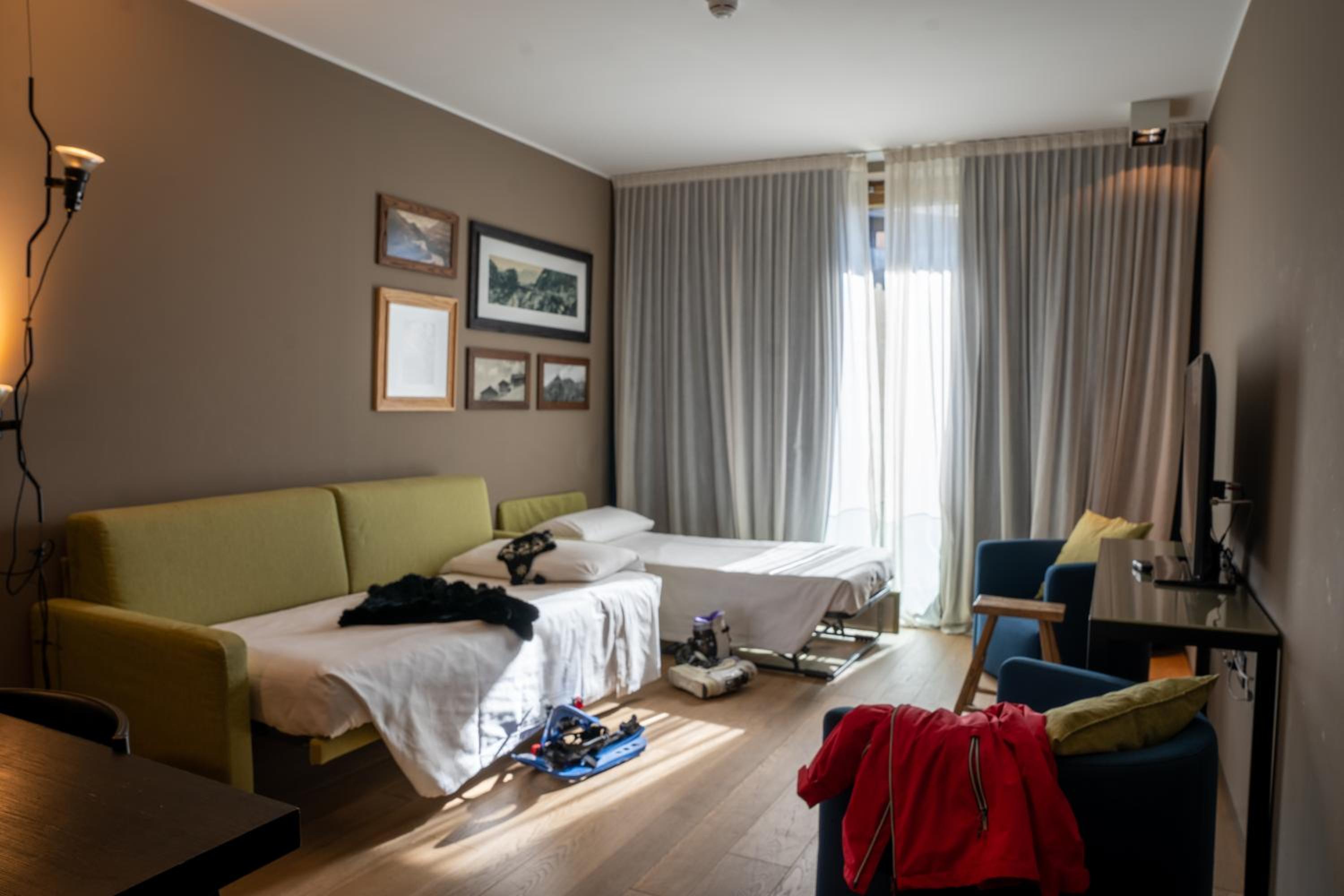 Family Room with Spa Access (2 Adults + 2 Children)
