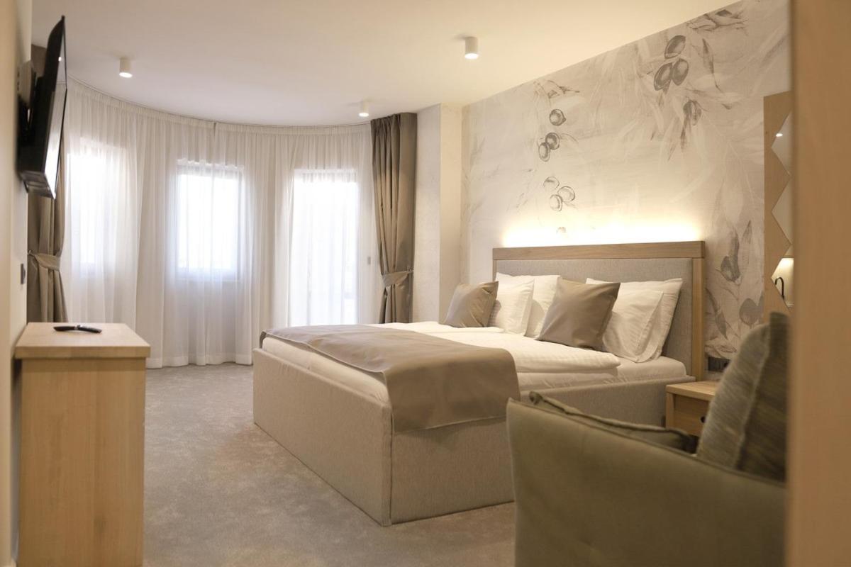 Deluxe Double Or Twin Room With Balcony