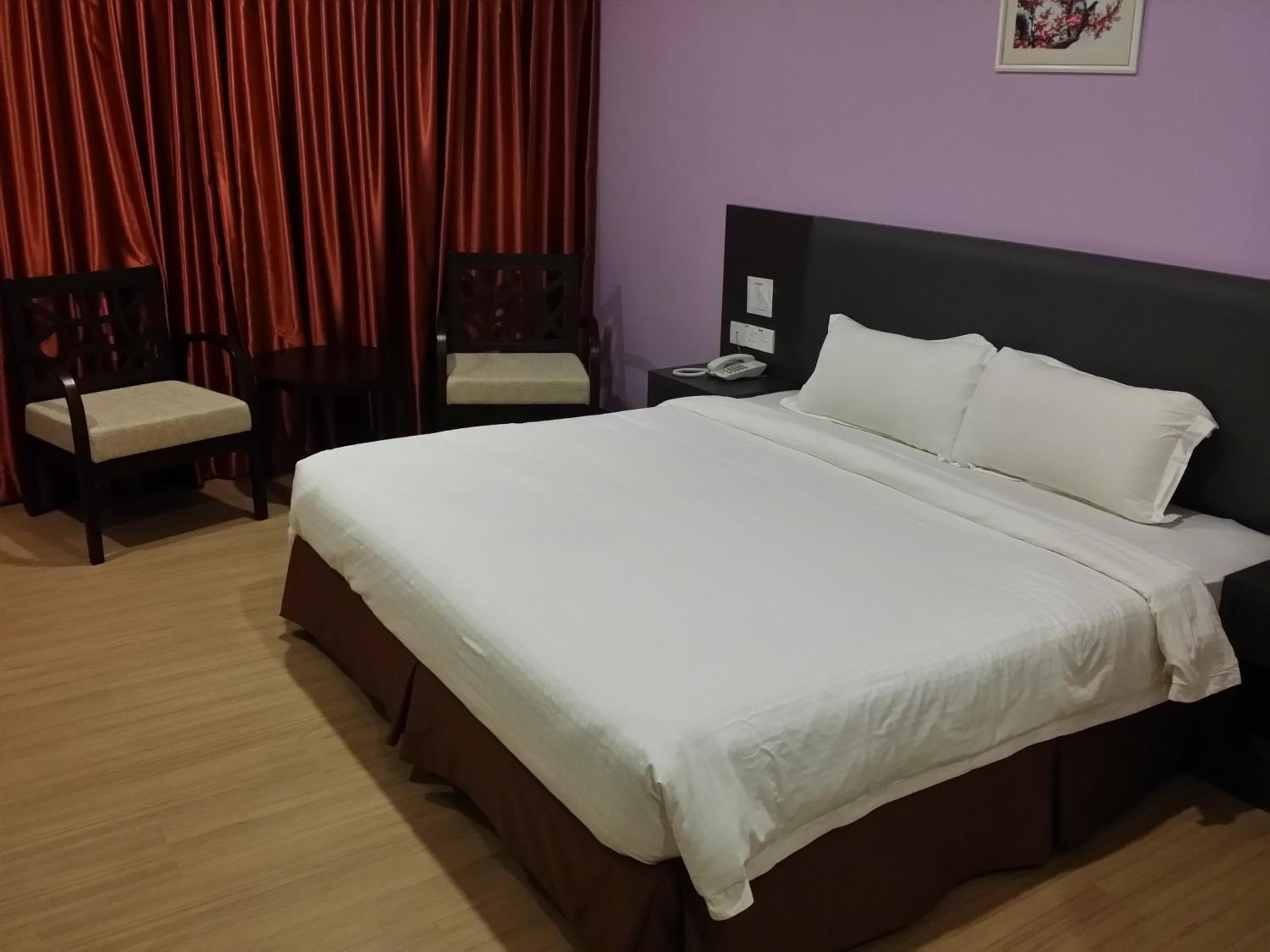 Deluxe King Room photo 1