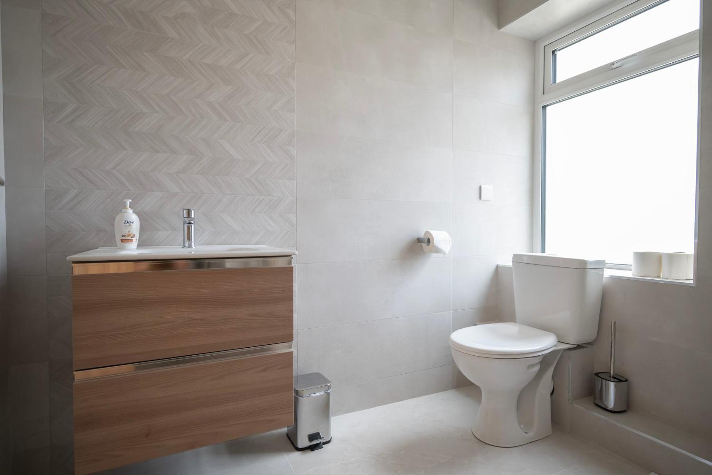 Double or Twin Room with Private Bathroom photo 3