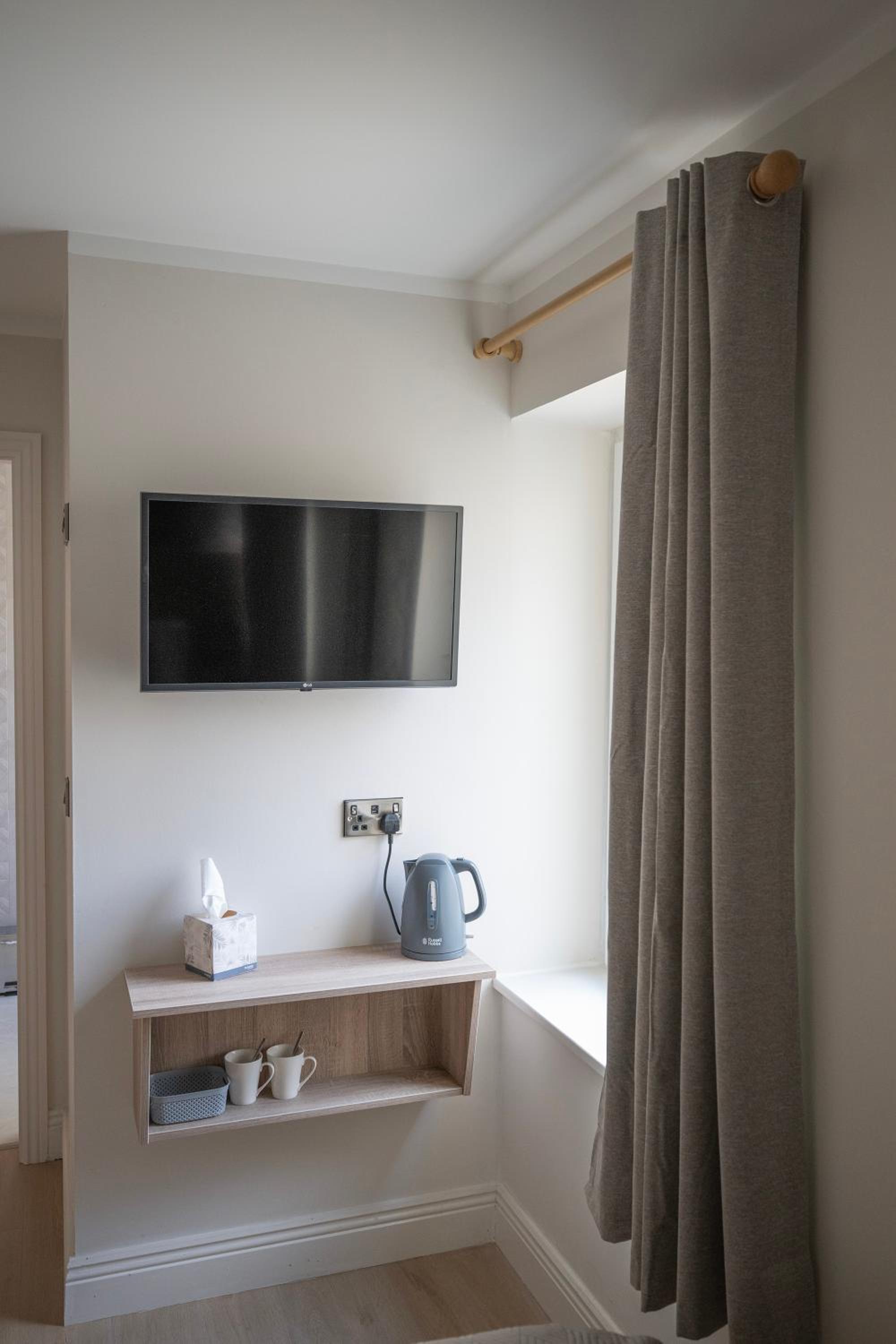 Double or Twin Room with Private Bathroom photo 2