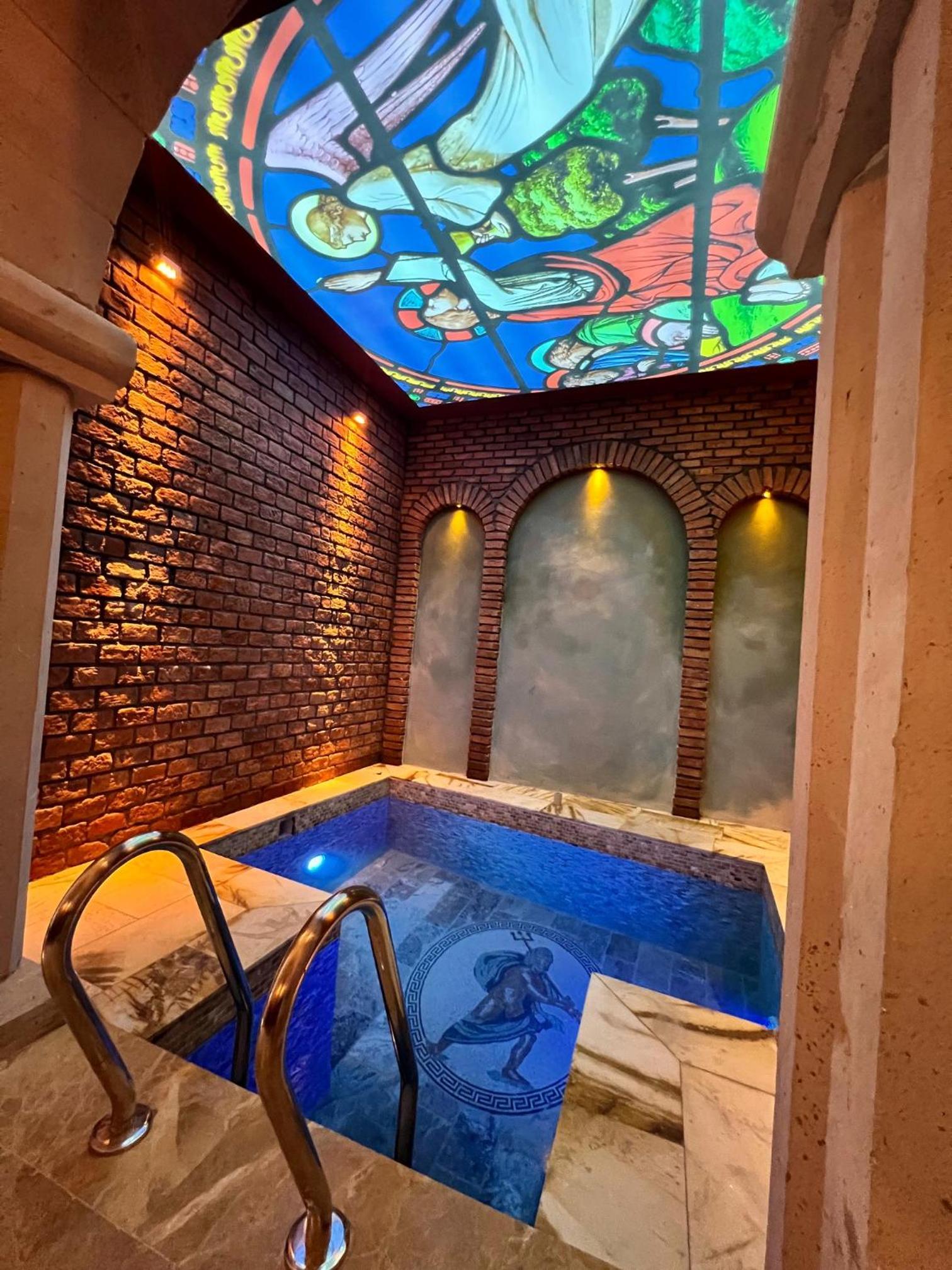 Junior Suite with Private Pool - Photo 10