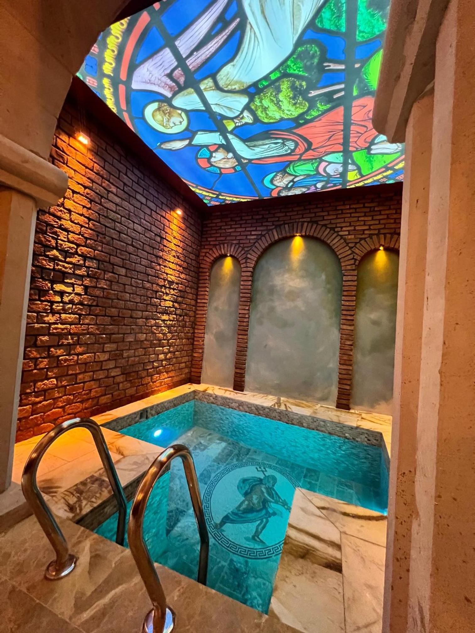 Junior Suite with Private Pool - Photo 14