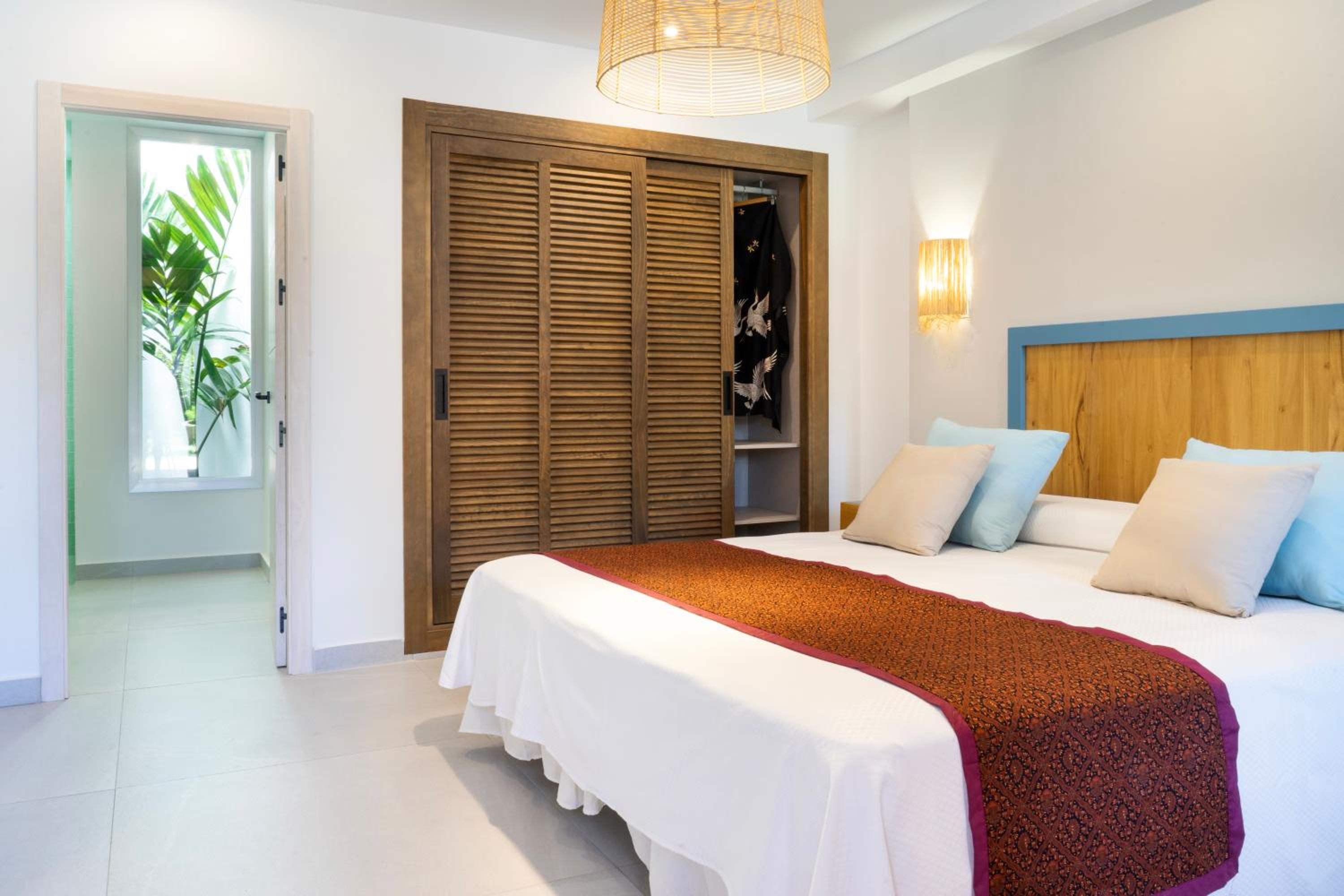 Suite with Garden View photo 2