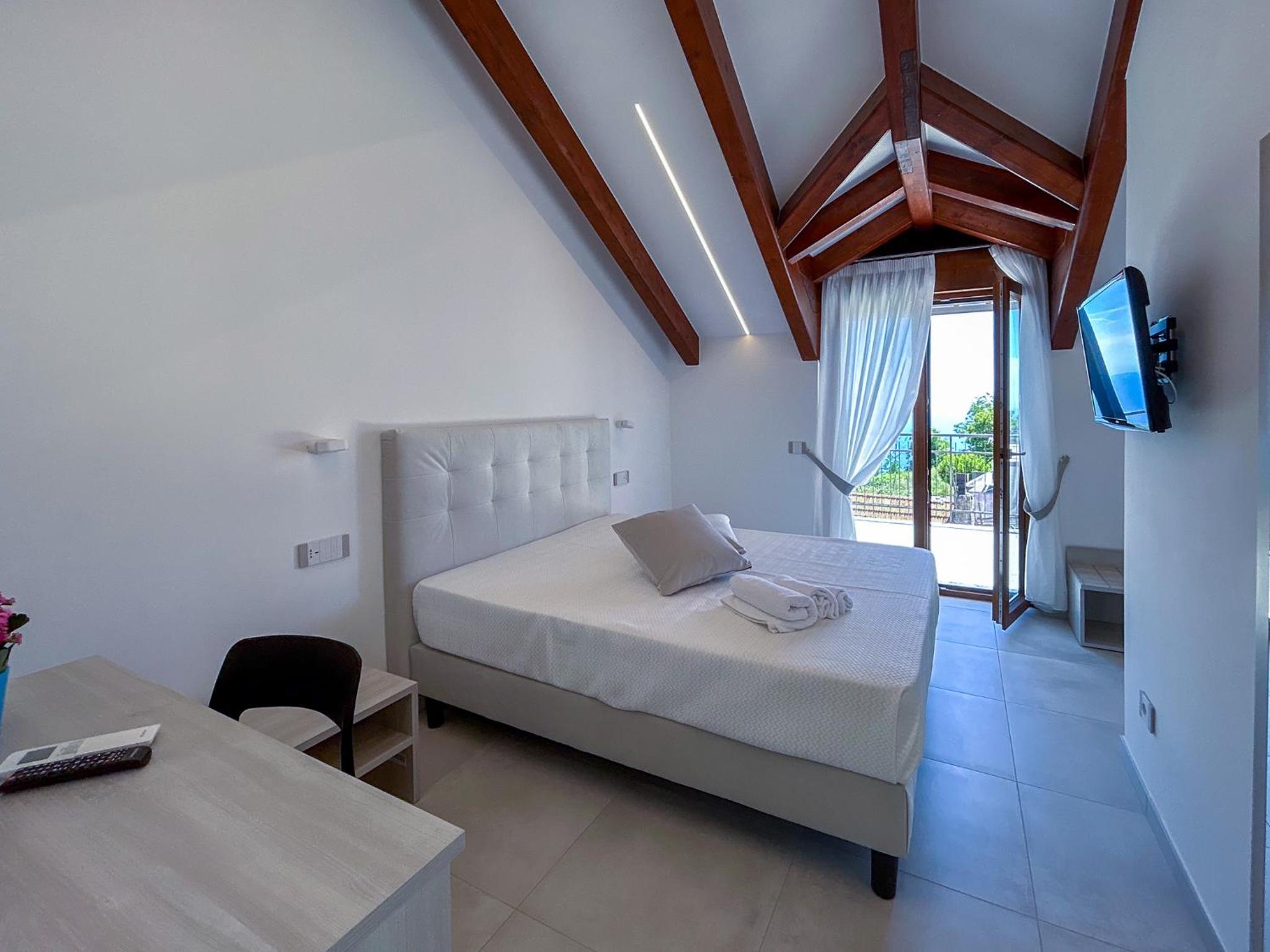 Deluxe Double Room with Sea View and Terrace