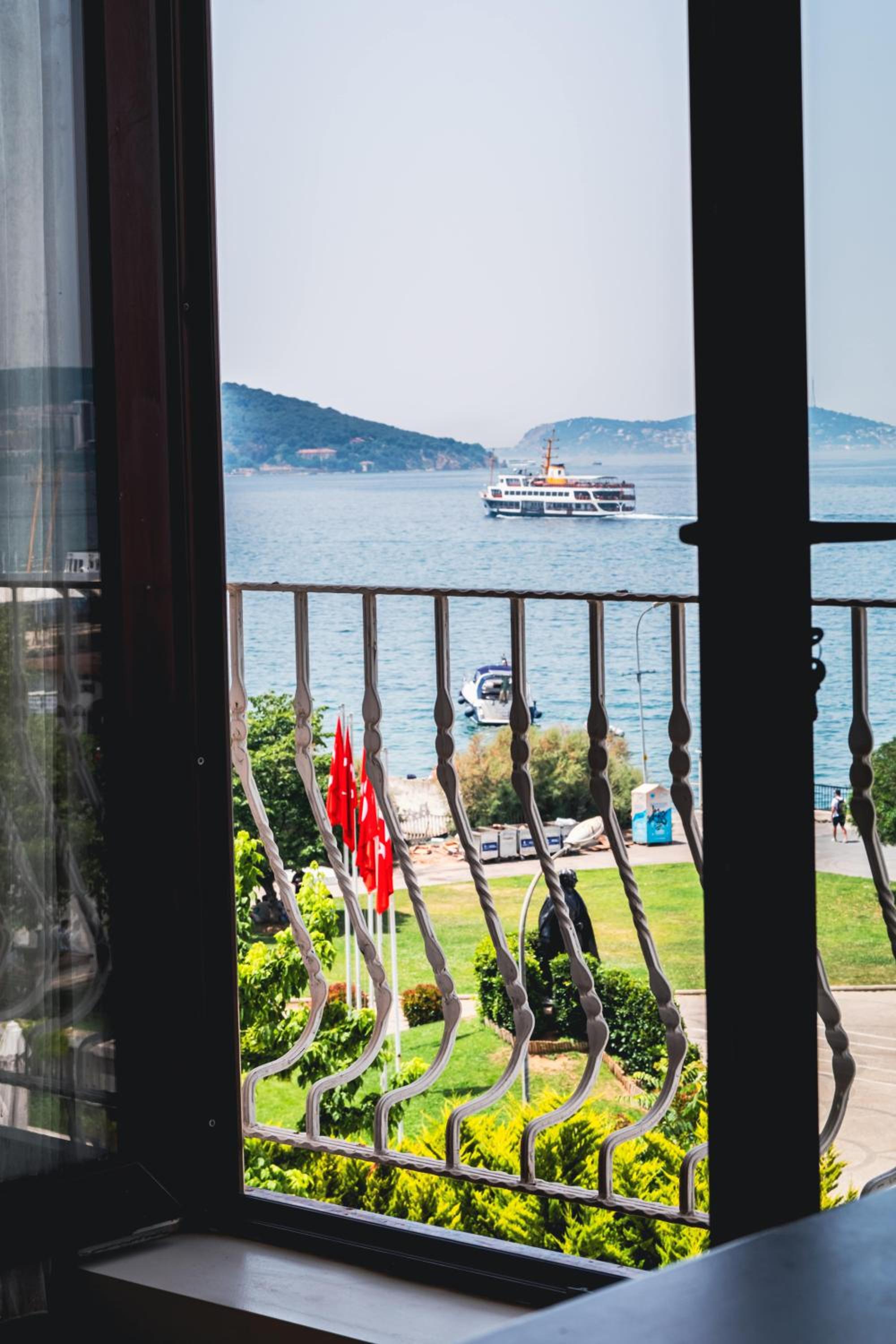 Queen Suite with Sea View photo 2