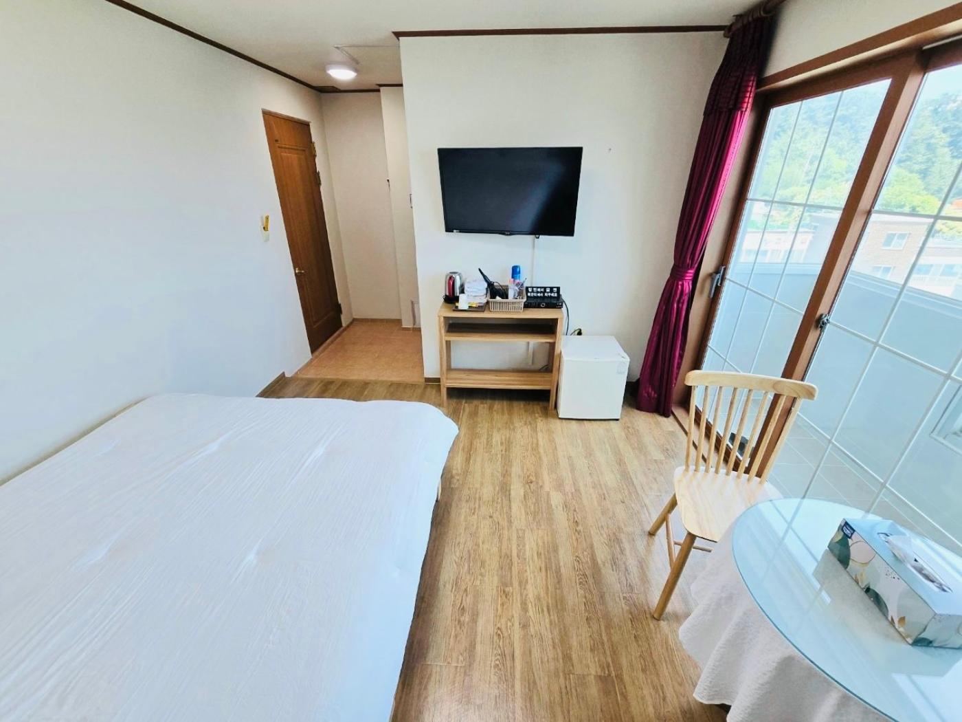 Standard Double Room photo 3