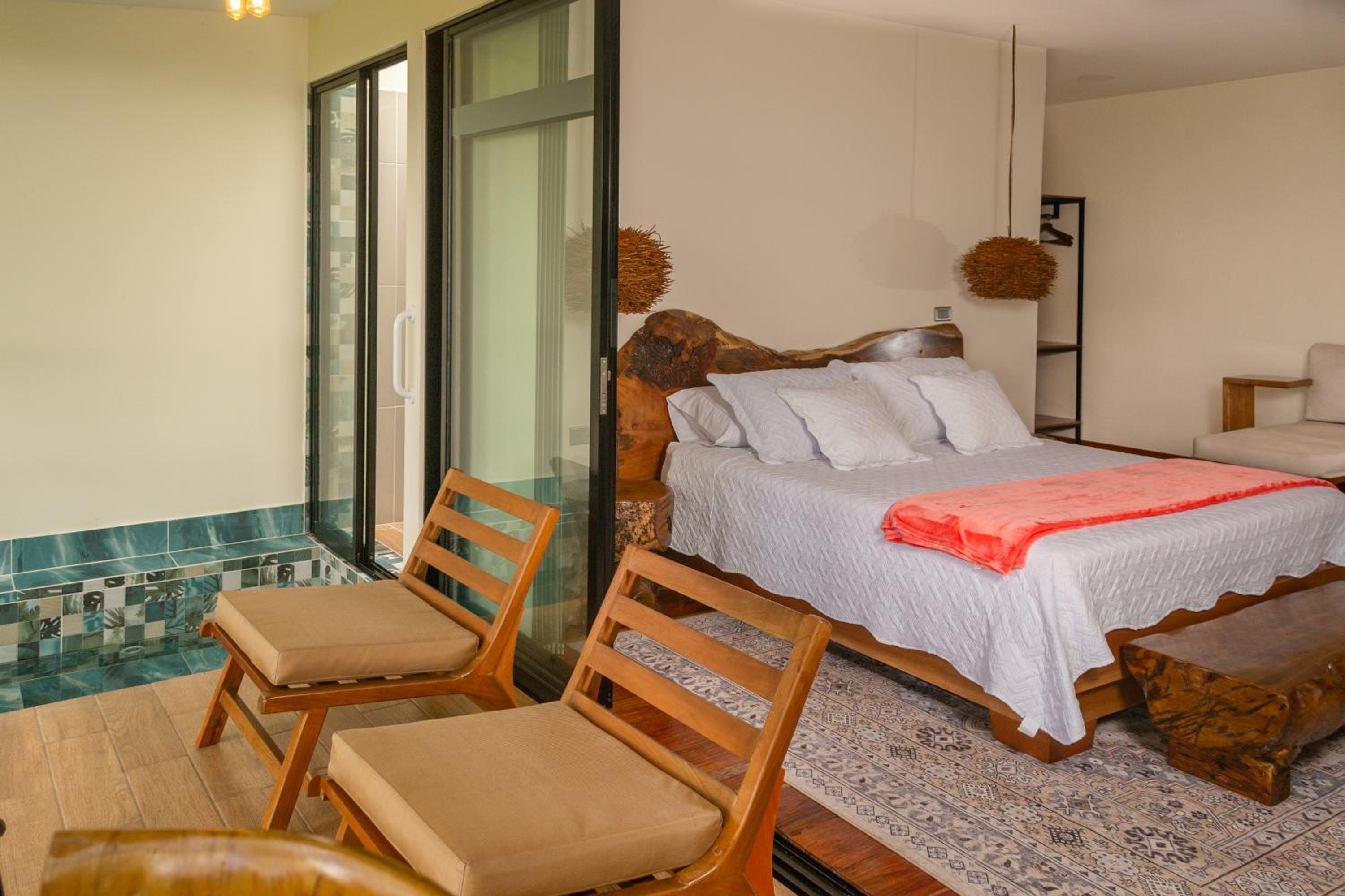 Suite with Spa Bath photo 2