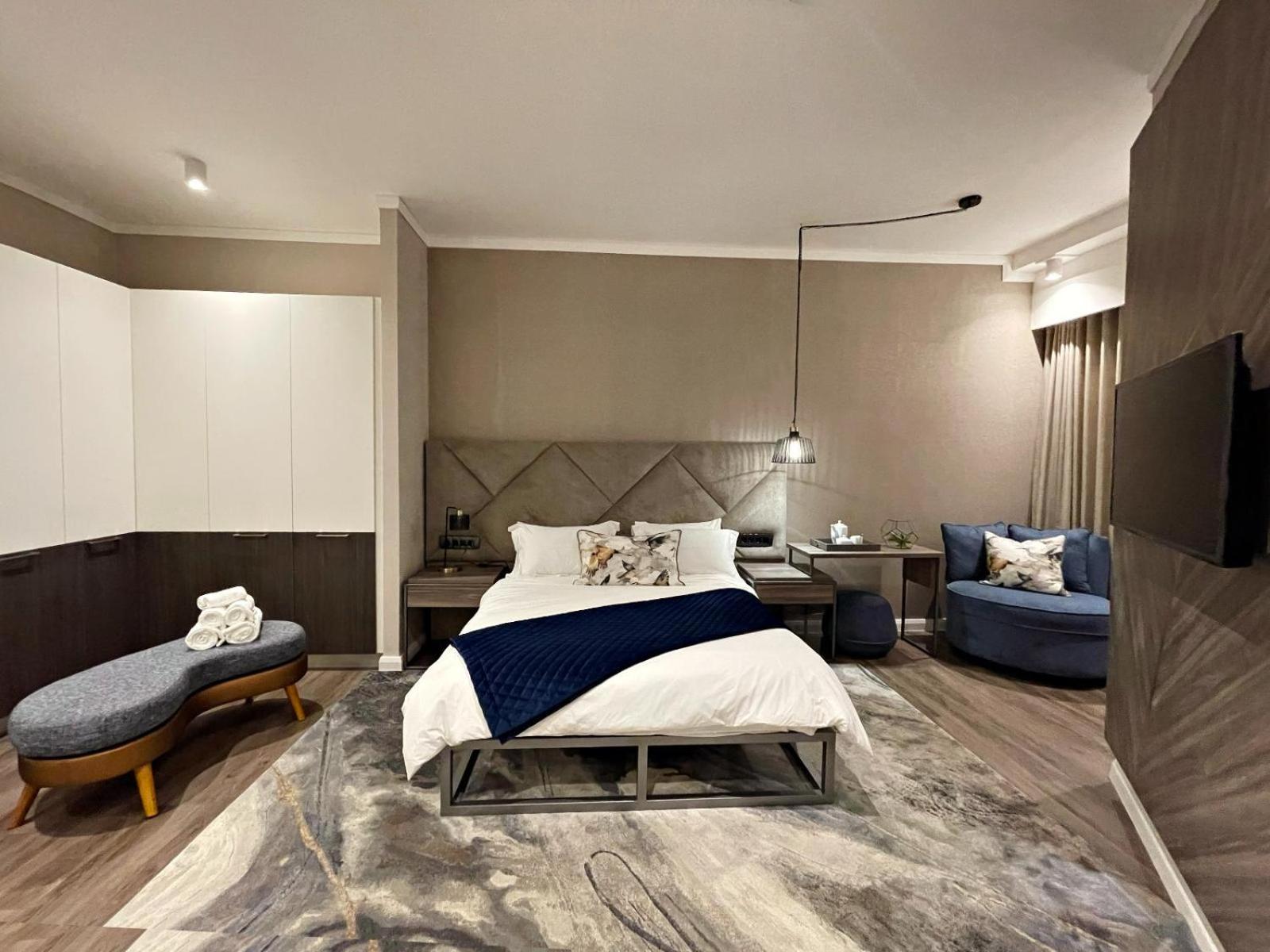 Deluxe Queen Room