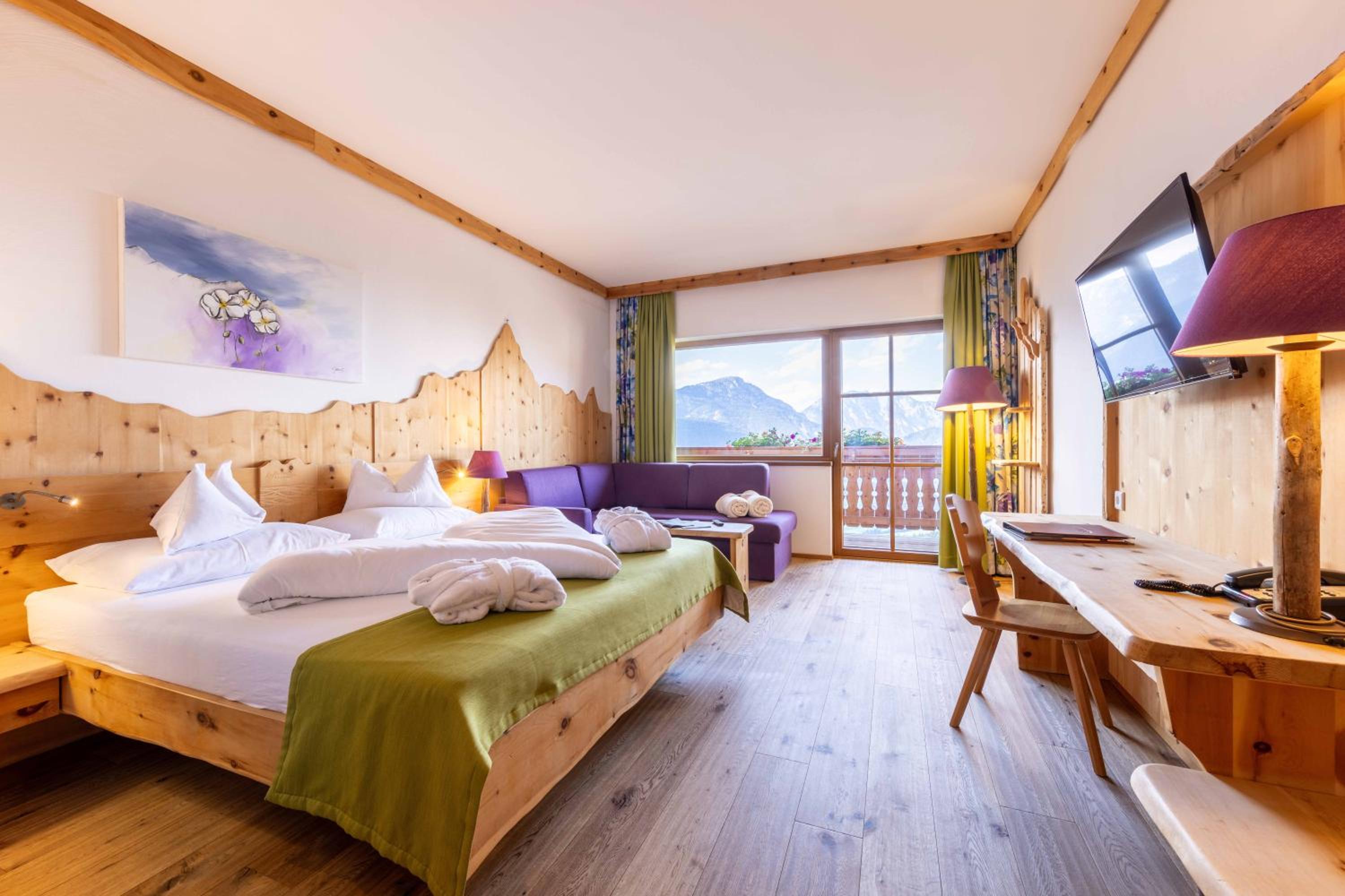 King Room with Mountain View photo 1
