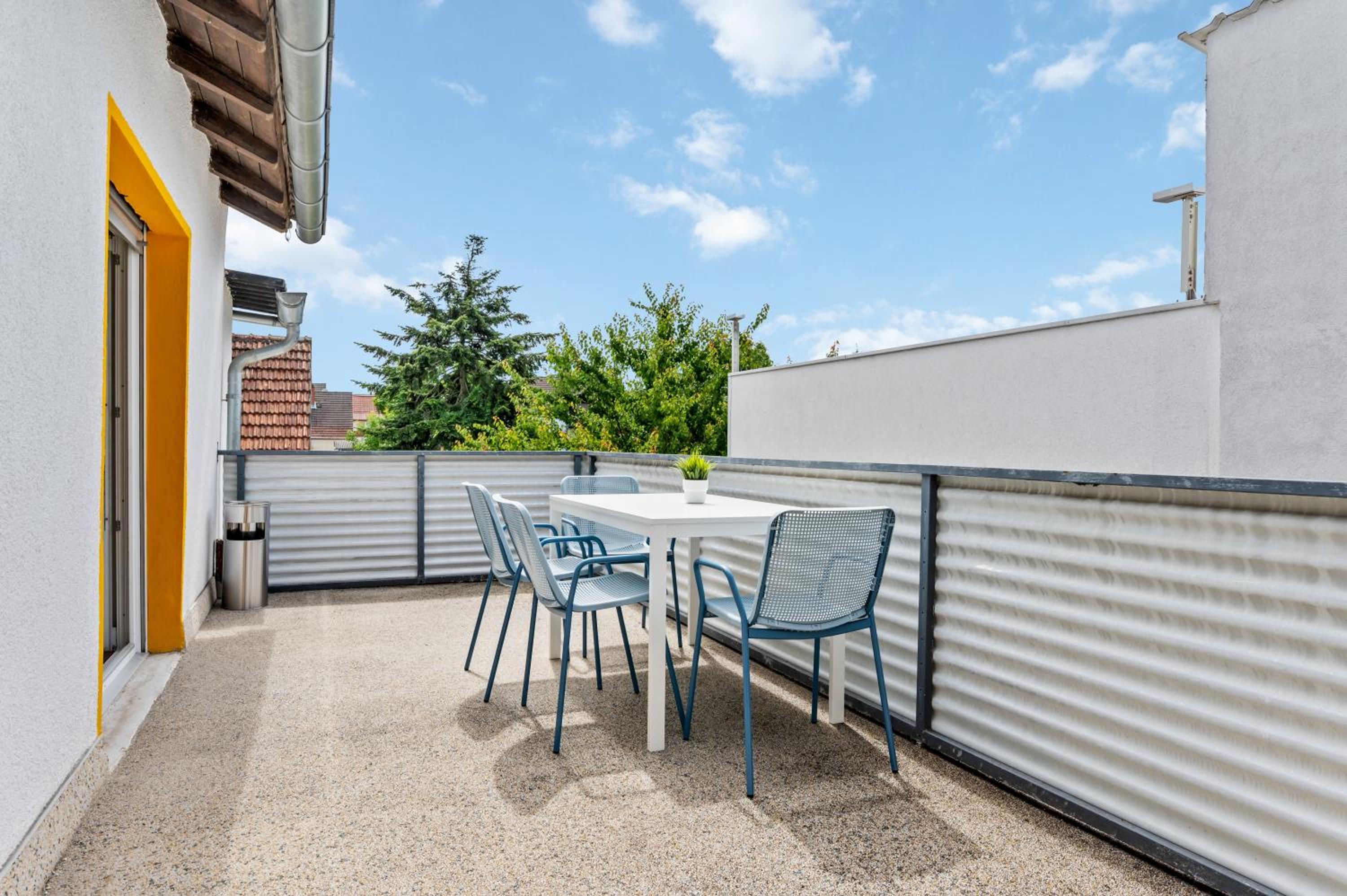 Apartment With Balcony photo 2