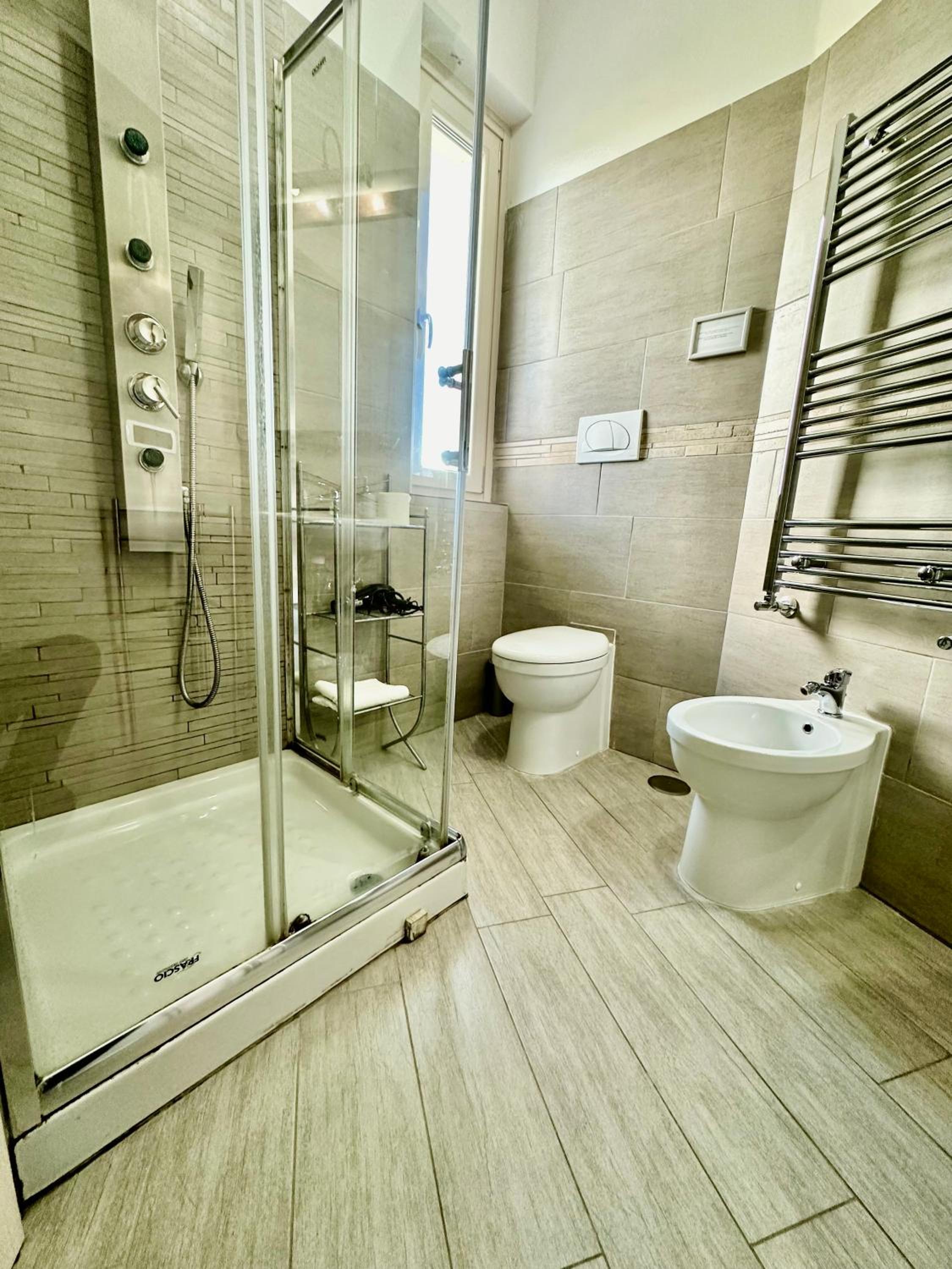 King Room with Balcony photo 3