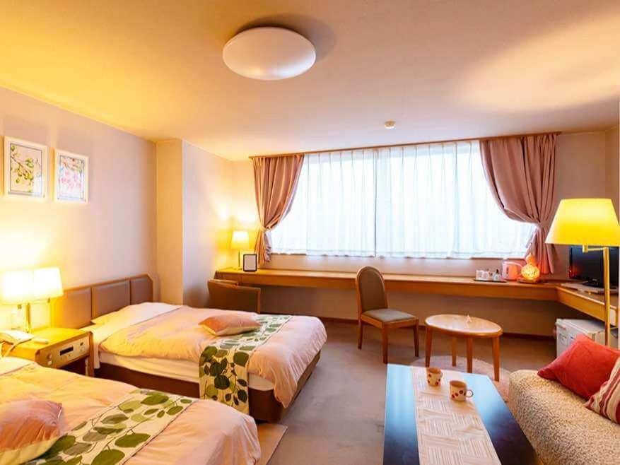 Twin Room with Bathroom