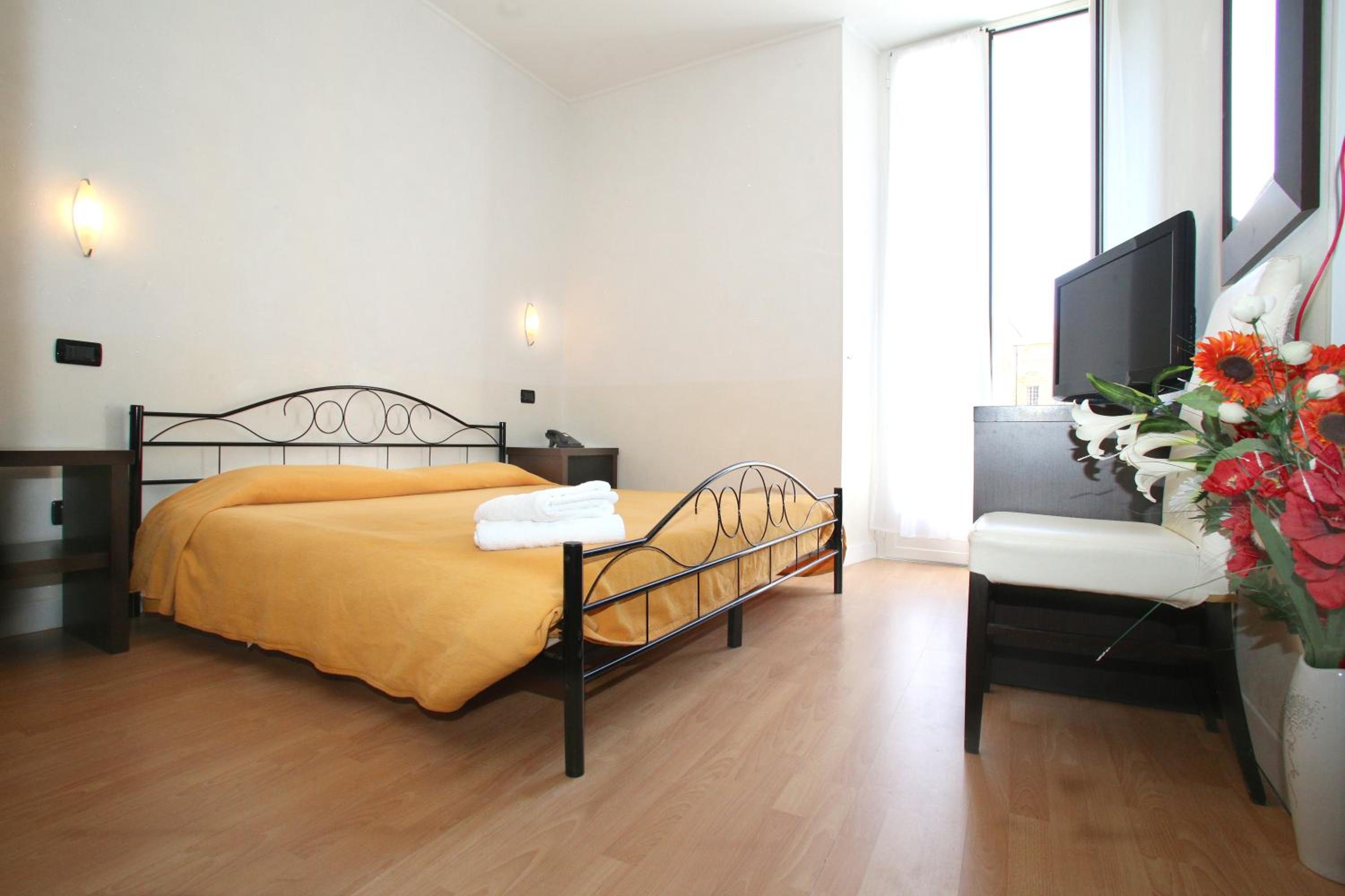 Budget Double or Twin Room - Photo 2