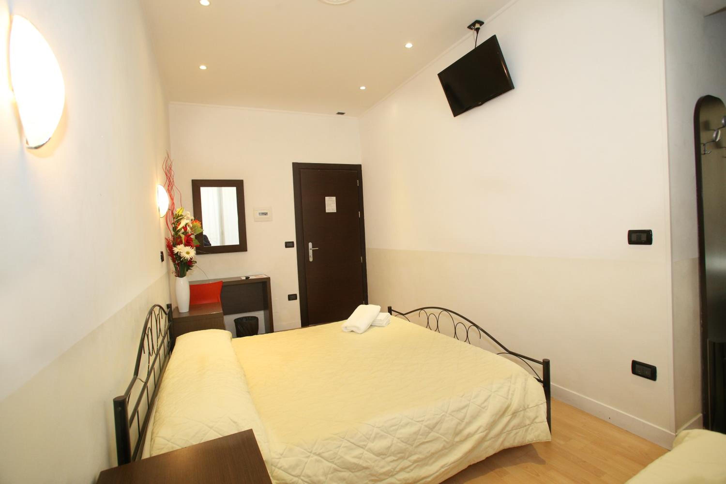 Large Double or Twin Room