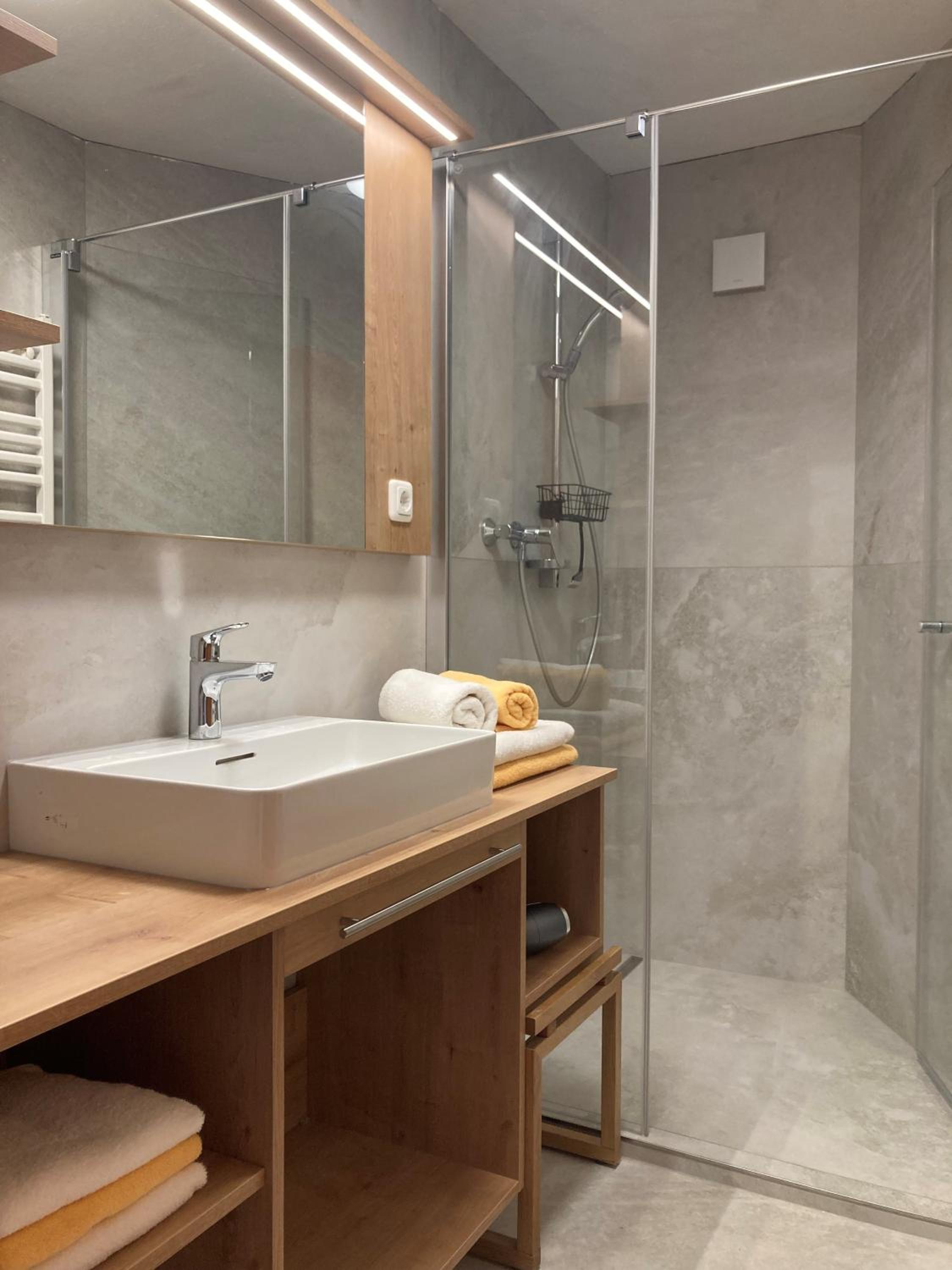 Standard Two-Bedroom Apartment with Balcony photo 2