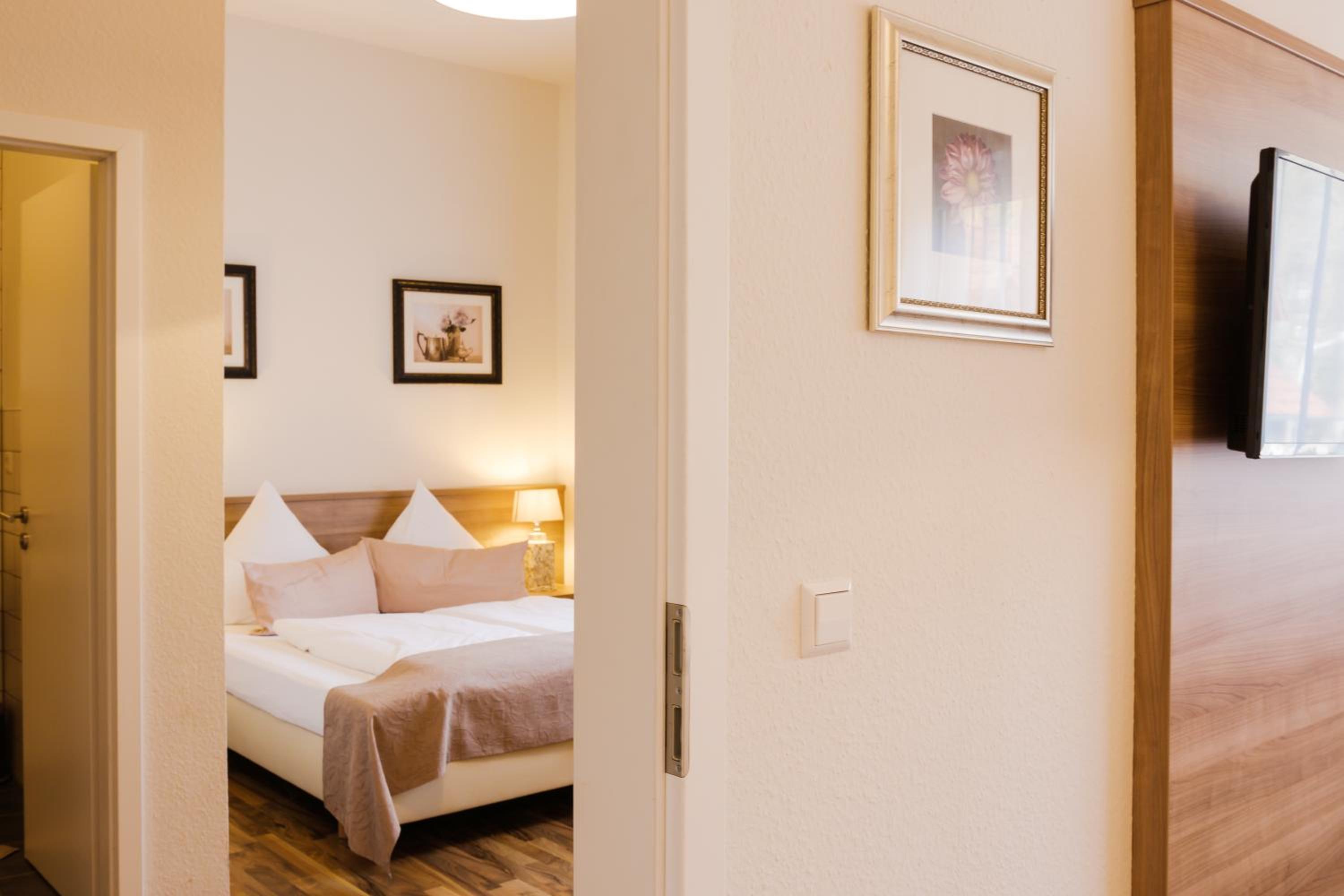 Double Room - Photo 6