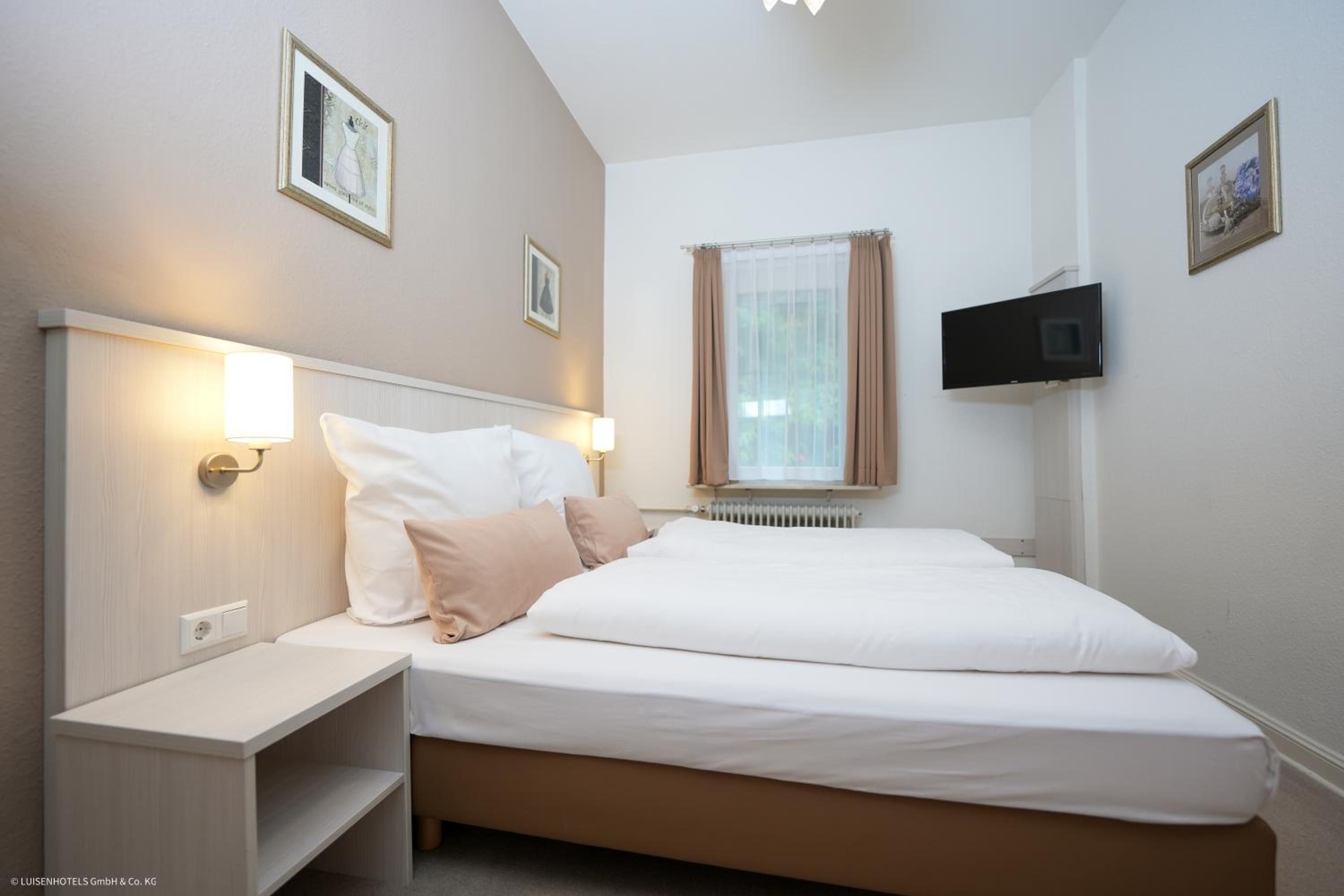 Double Room - Photo 5