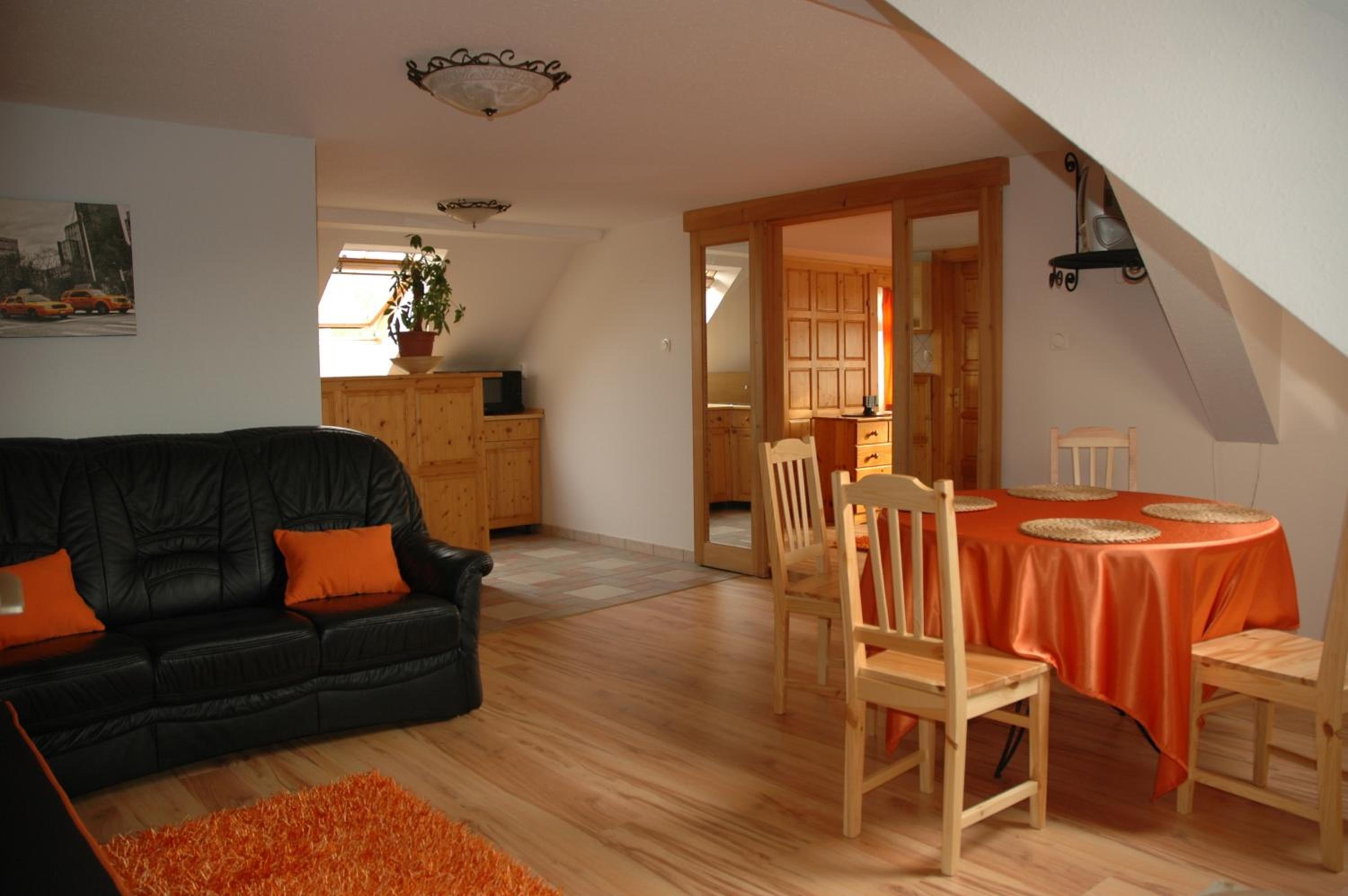 One-Bedroom Apartment photo 1