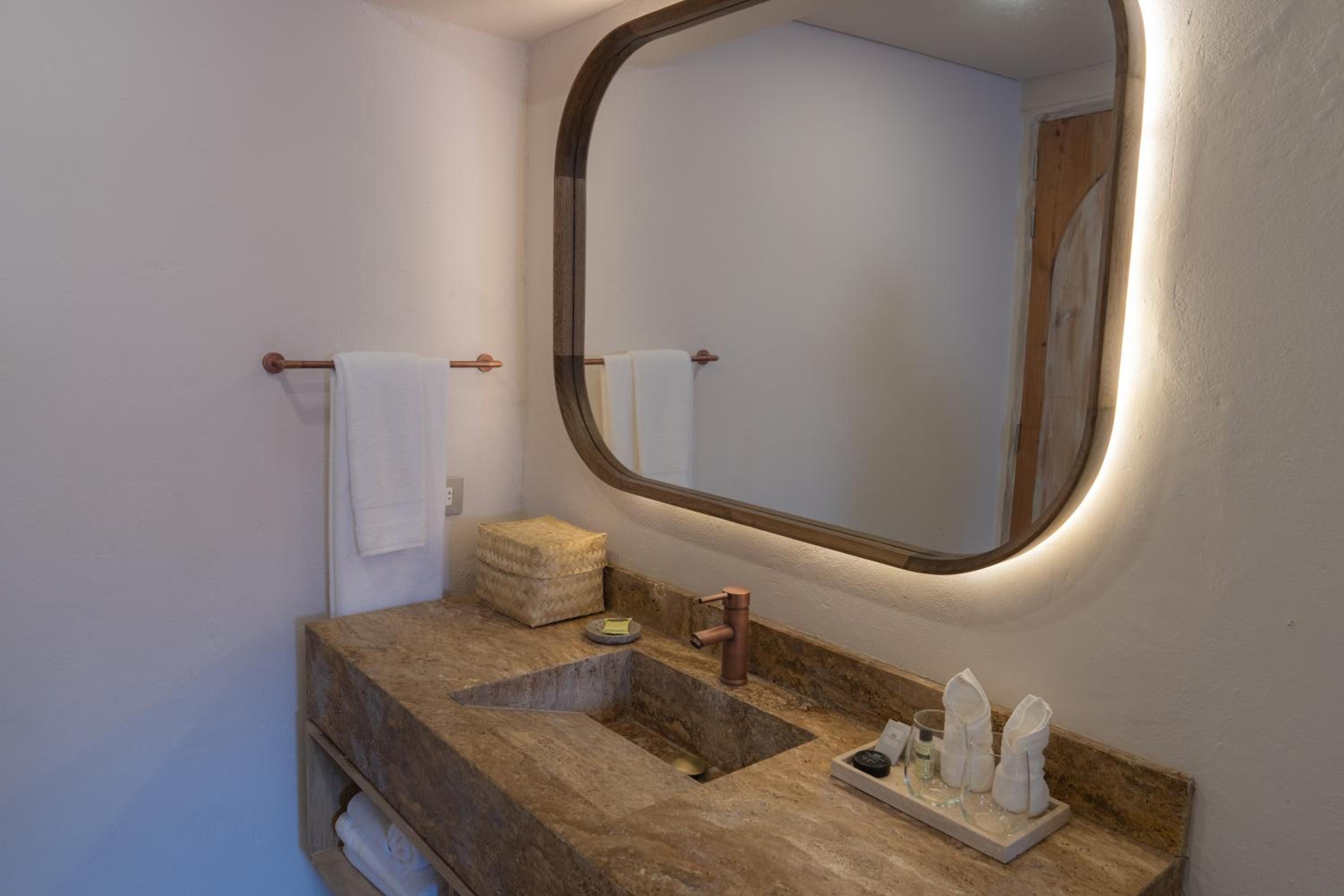 1 King Bed Studio With Balcony - Photo 6