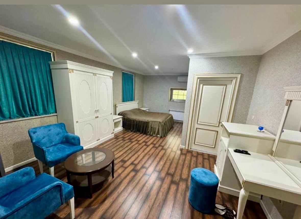 Deluxe King Room photo 1