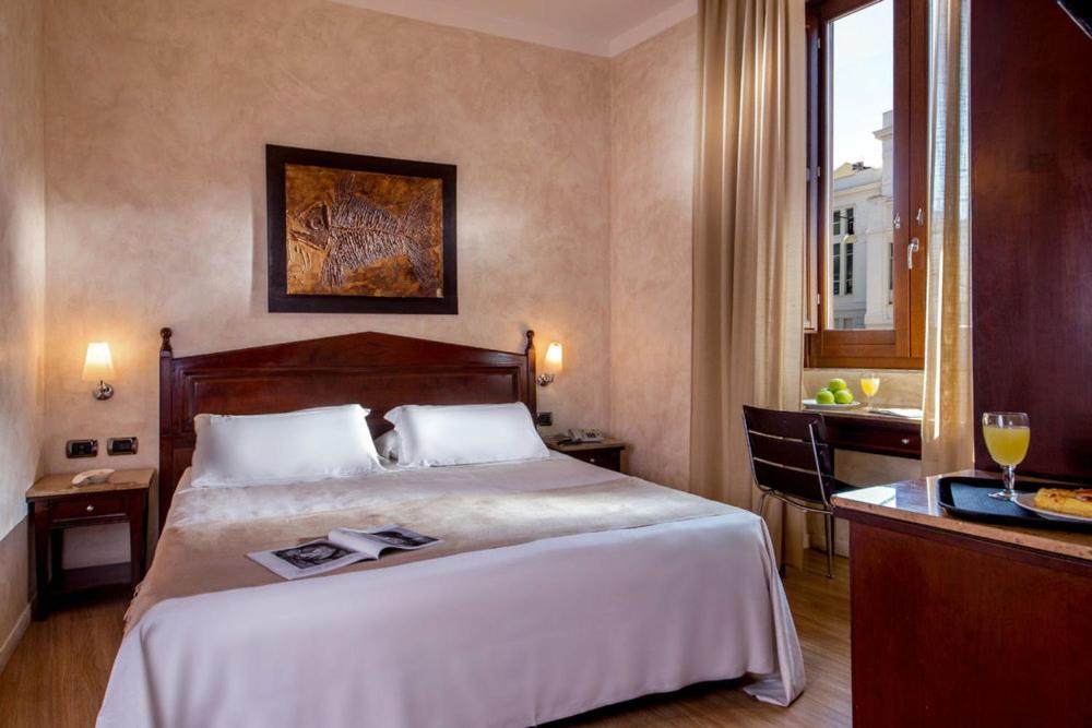 Double or Twin Room photo 3