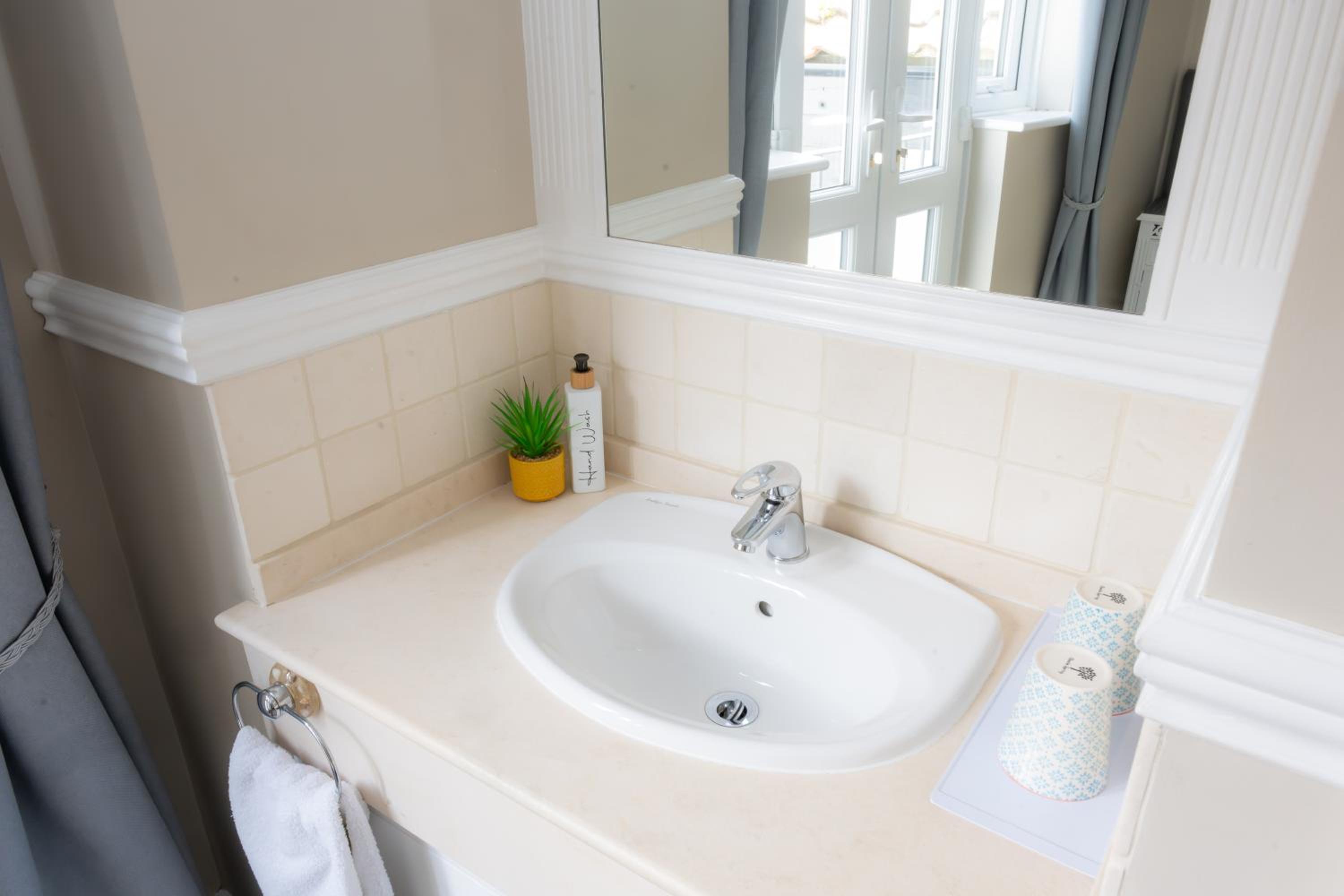 Double or Twin Room with Private External Bathroom photo 3