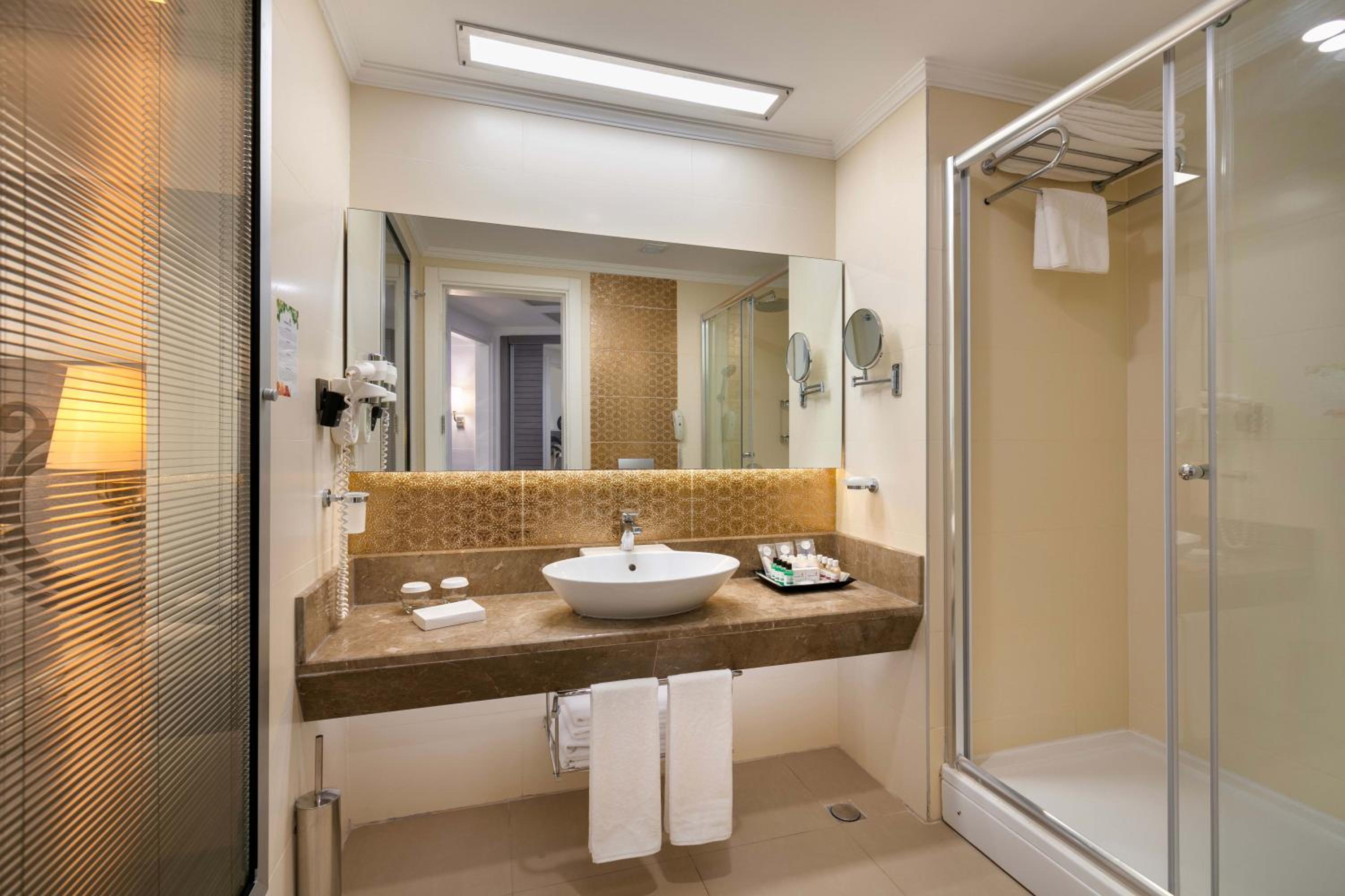 Standard Double with Land View  photo 3