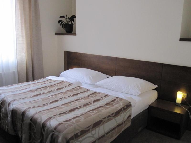 Double Room - Photo 10