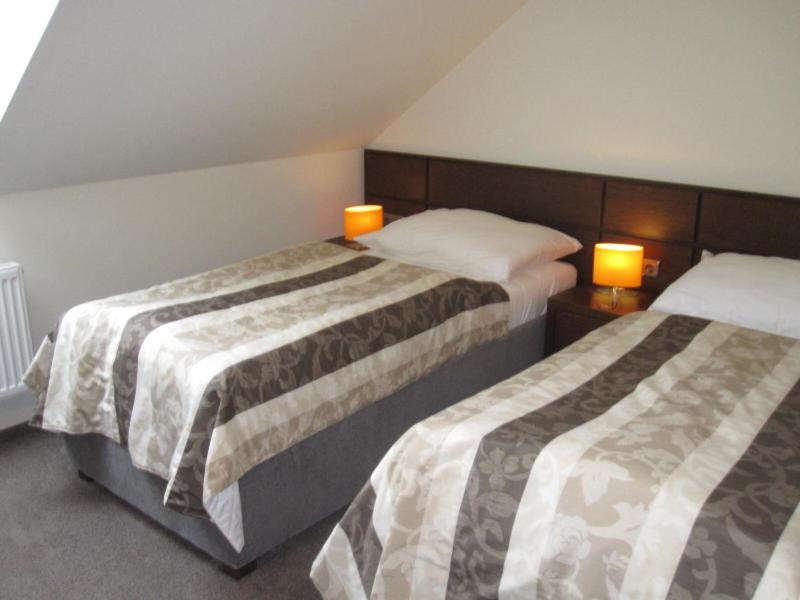Economy Double or Twin Room - Attic - Photo 6