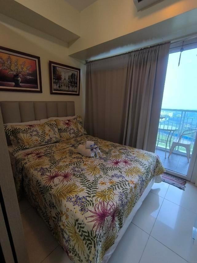 One-Bedroom Apartment - Photo 3