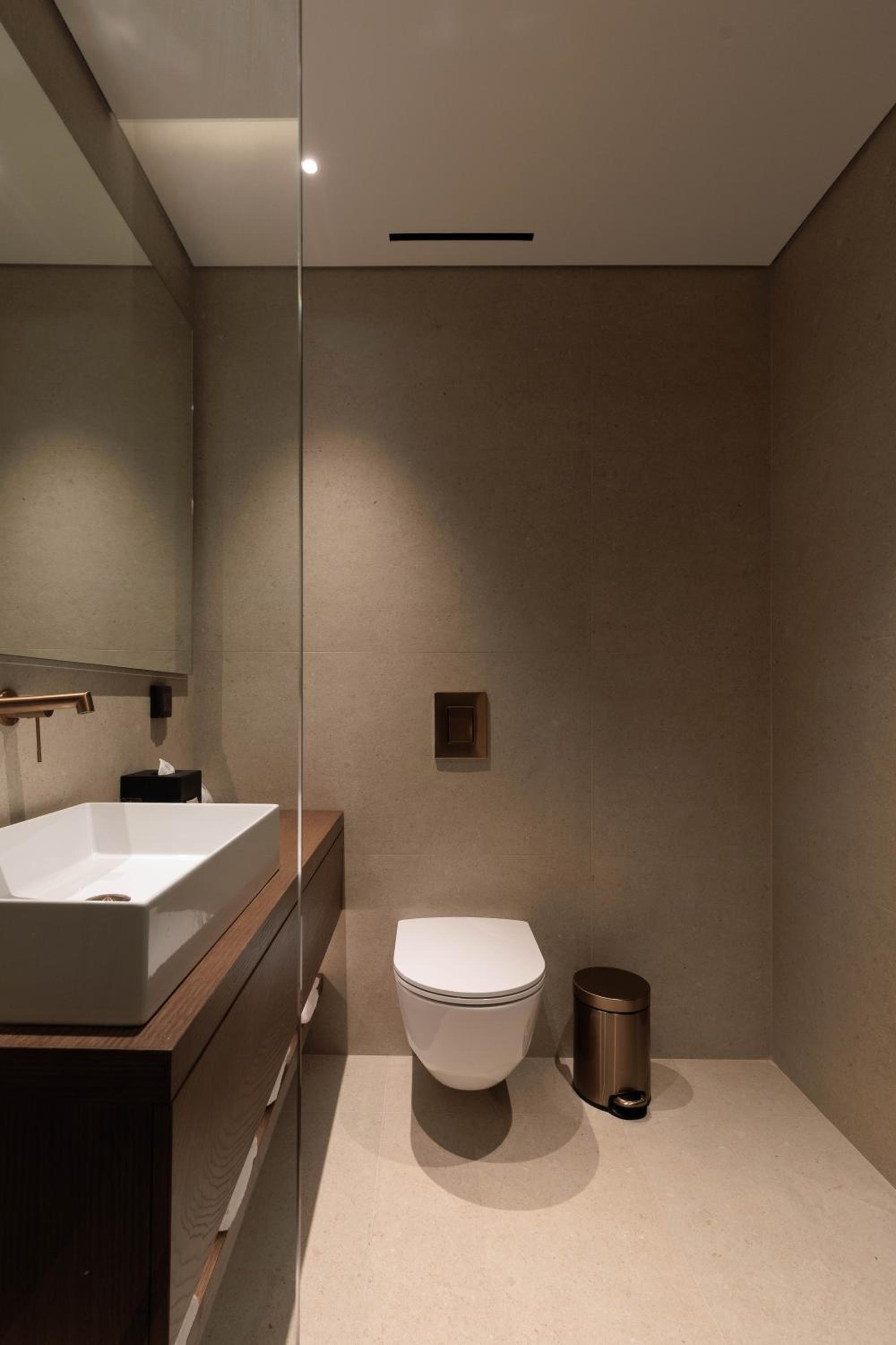 Deluxe Suite With indoor Spa Bath photo 2