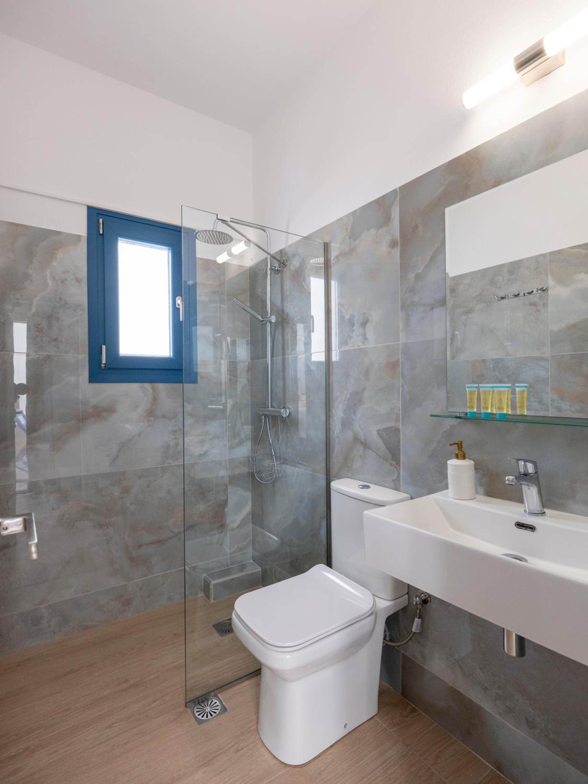 Triple Room - Photo 15