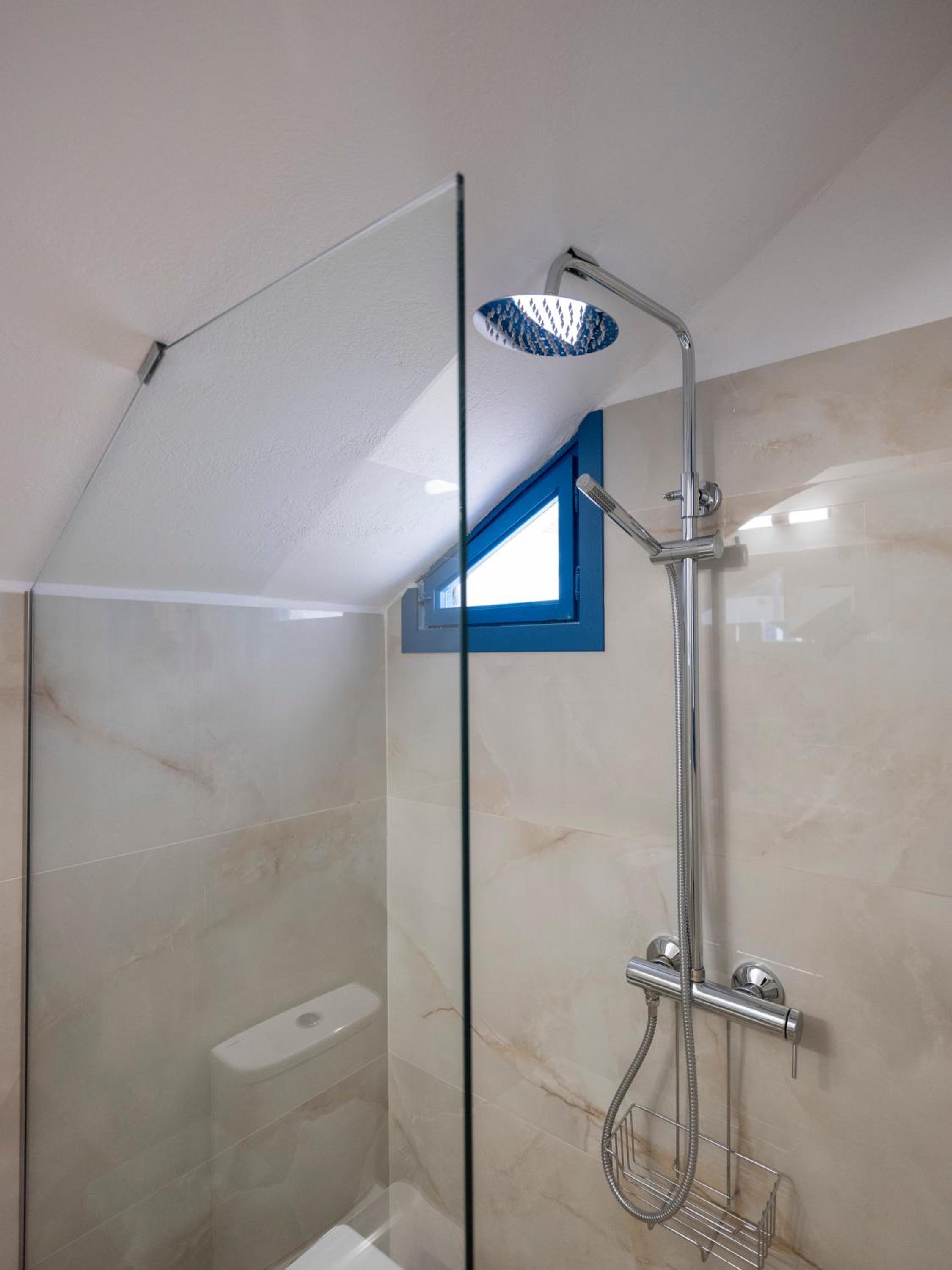 Budget Triple Room Semi Basement