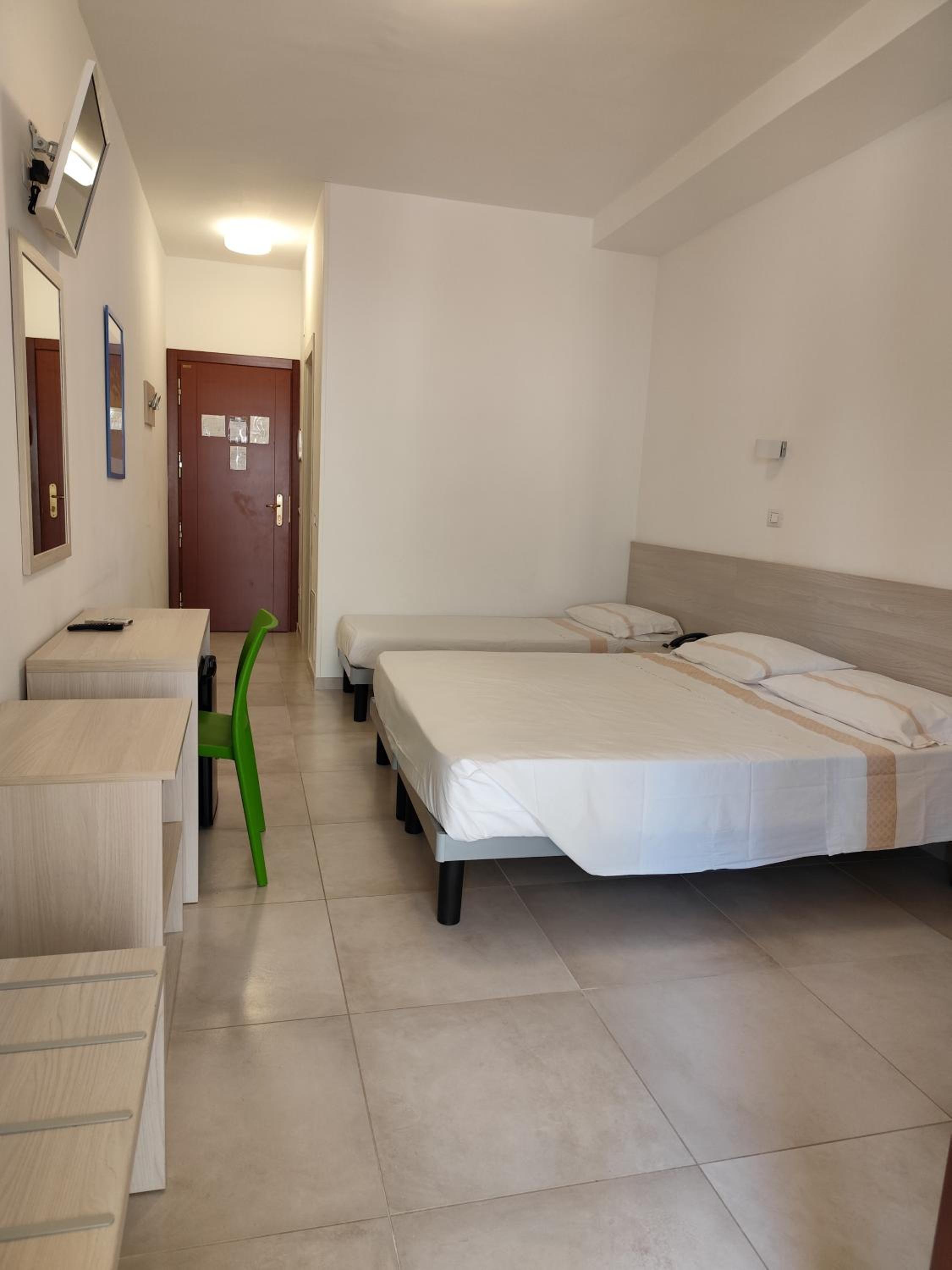 Triple Room - Photo 3