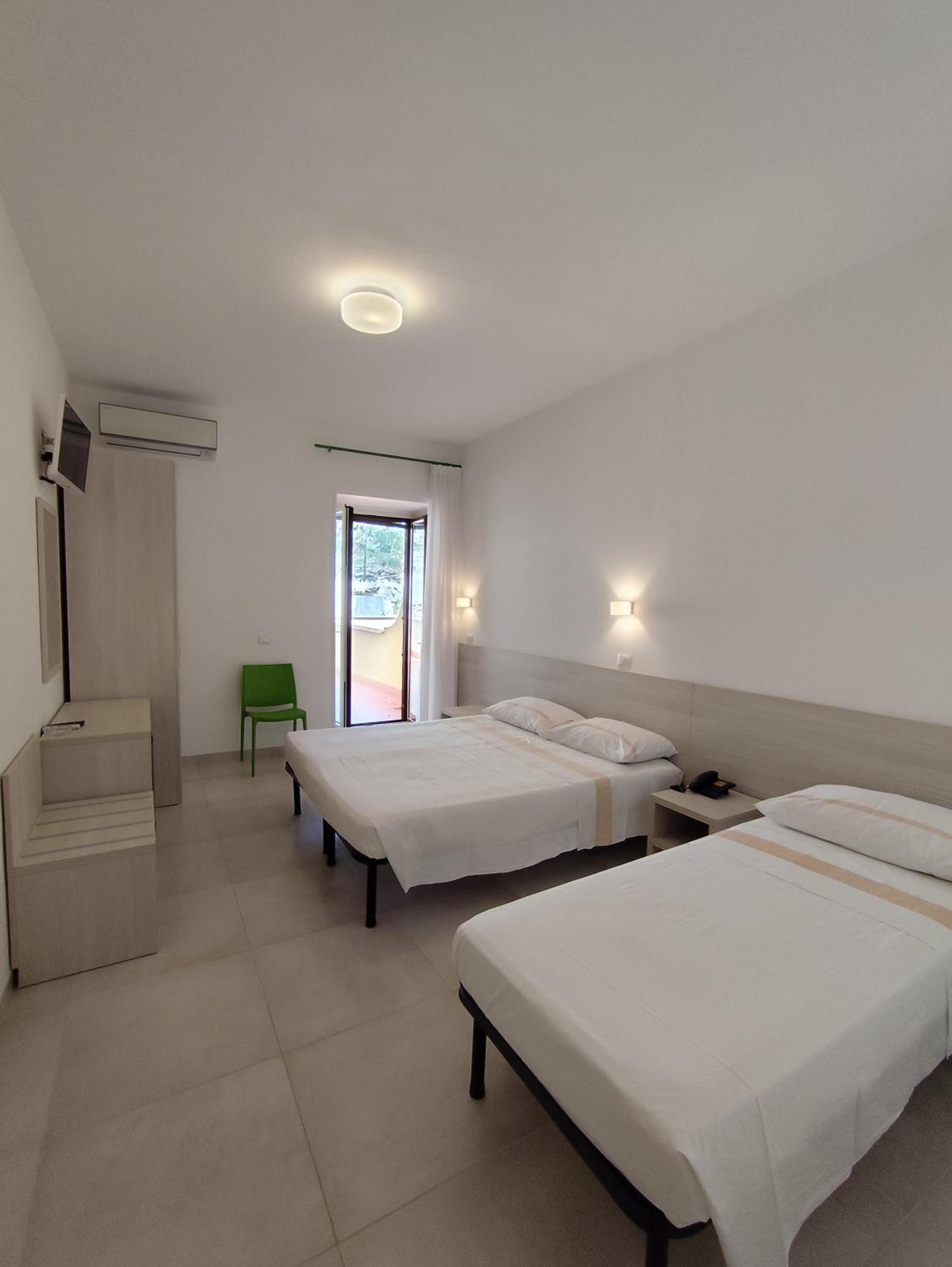 Triple Room - Photo 2