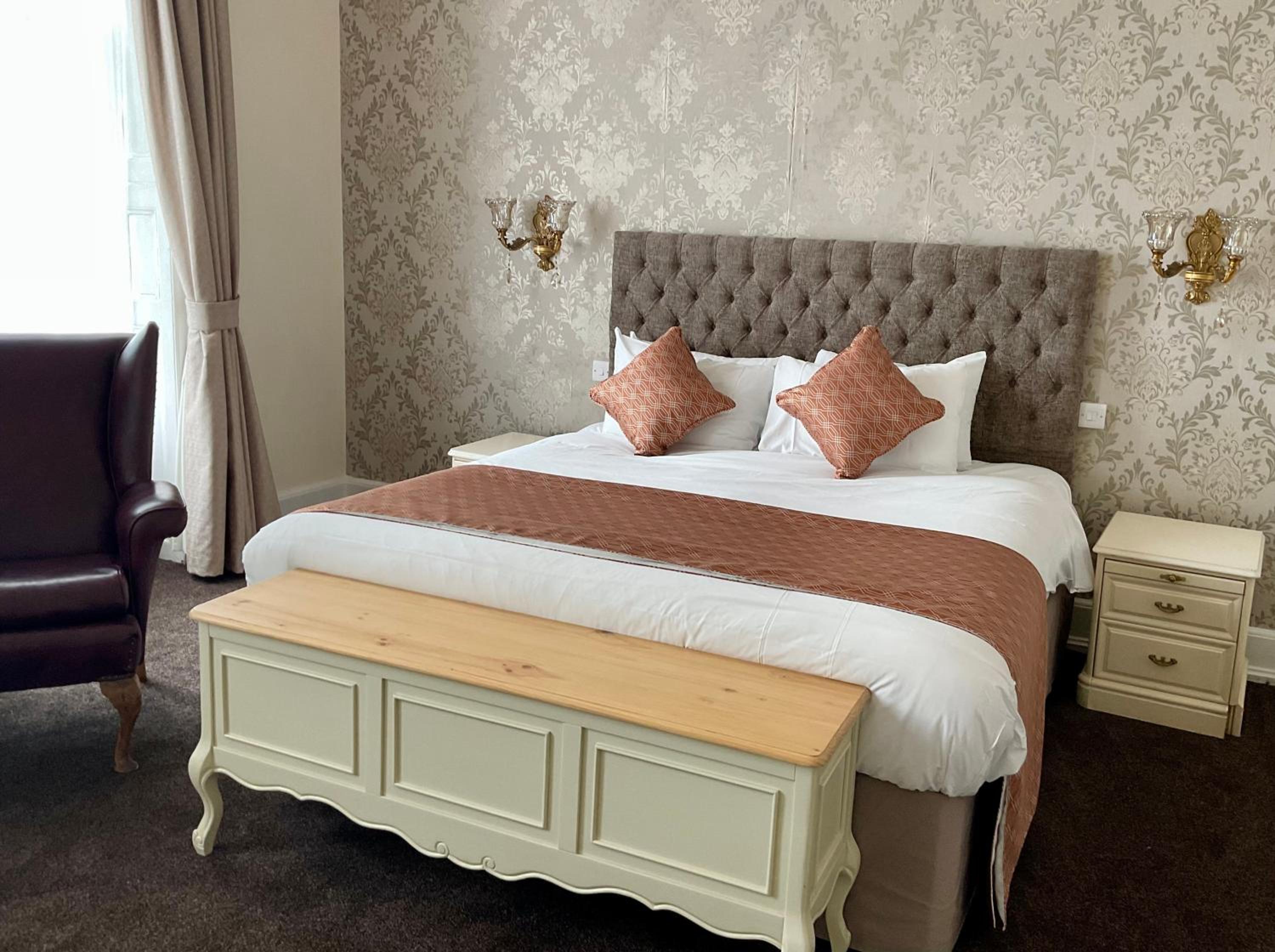 One-Bedroom Suite - Photo 1