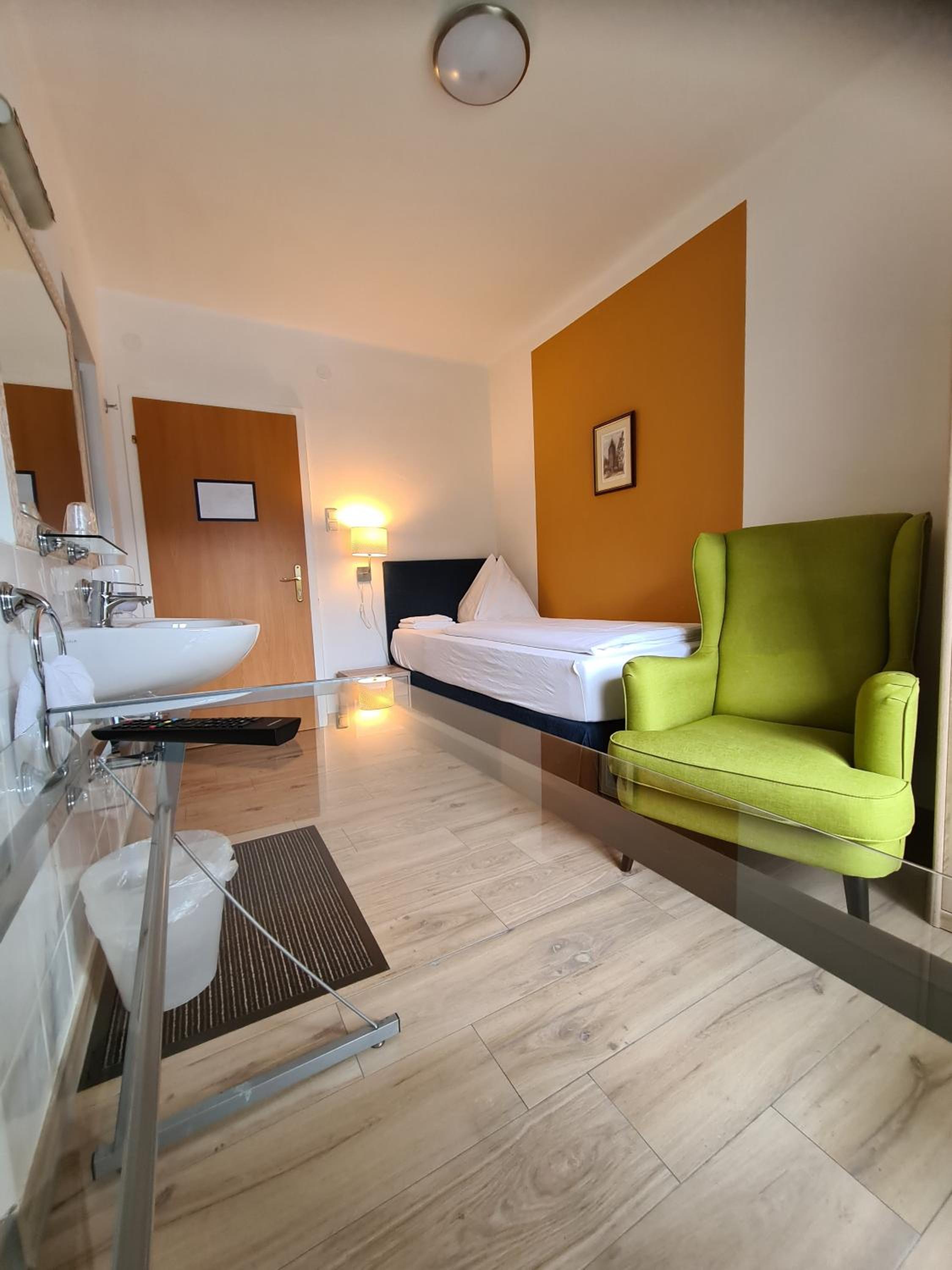 Single Room with Lake View photo 1