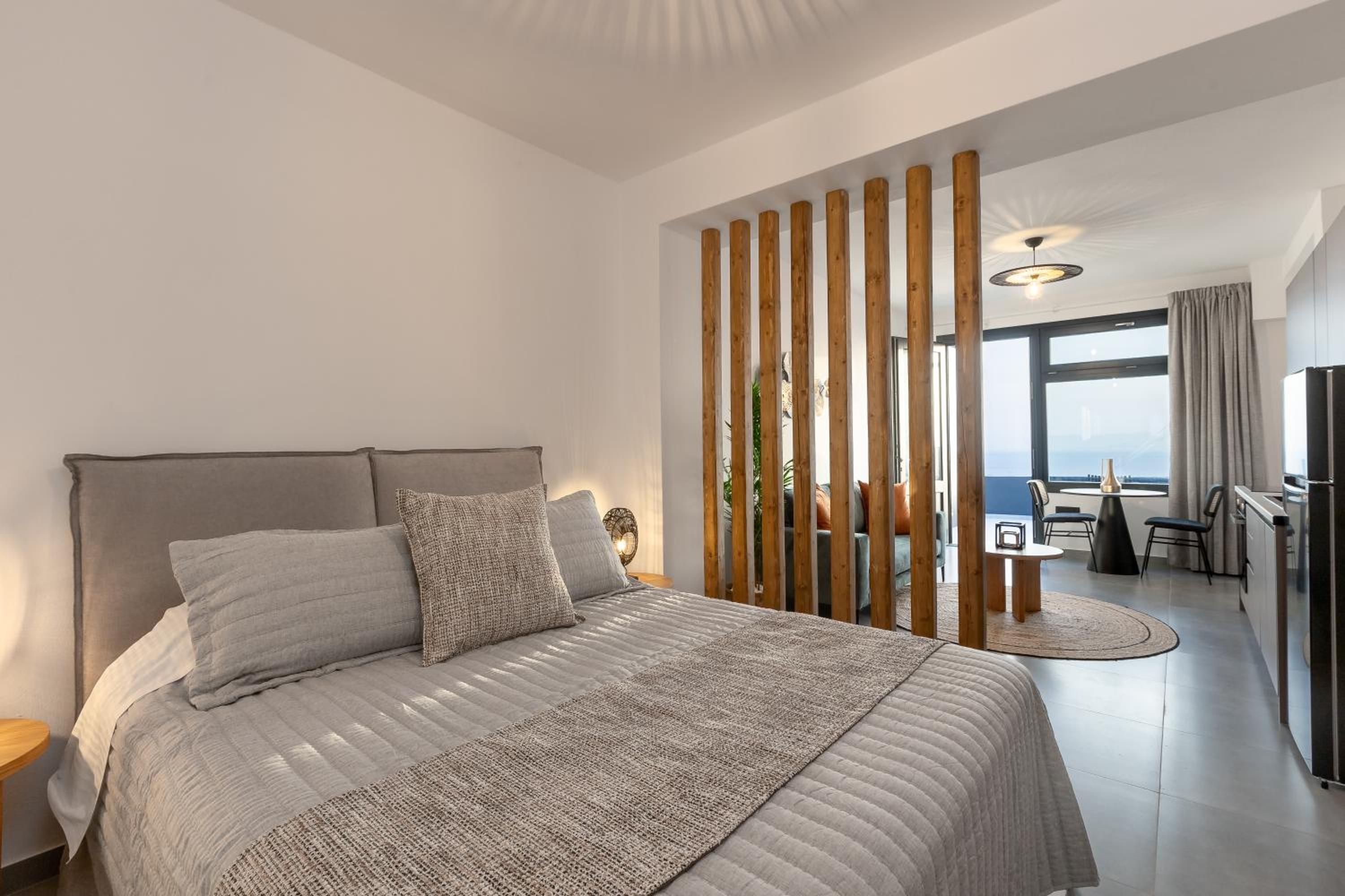 One-Bedroom Apartment with Sea View and Terrace photo 2