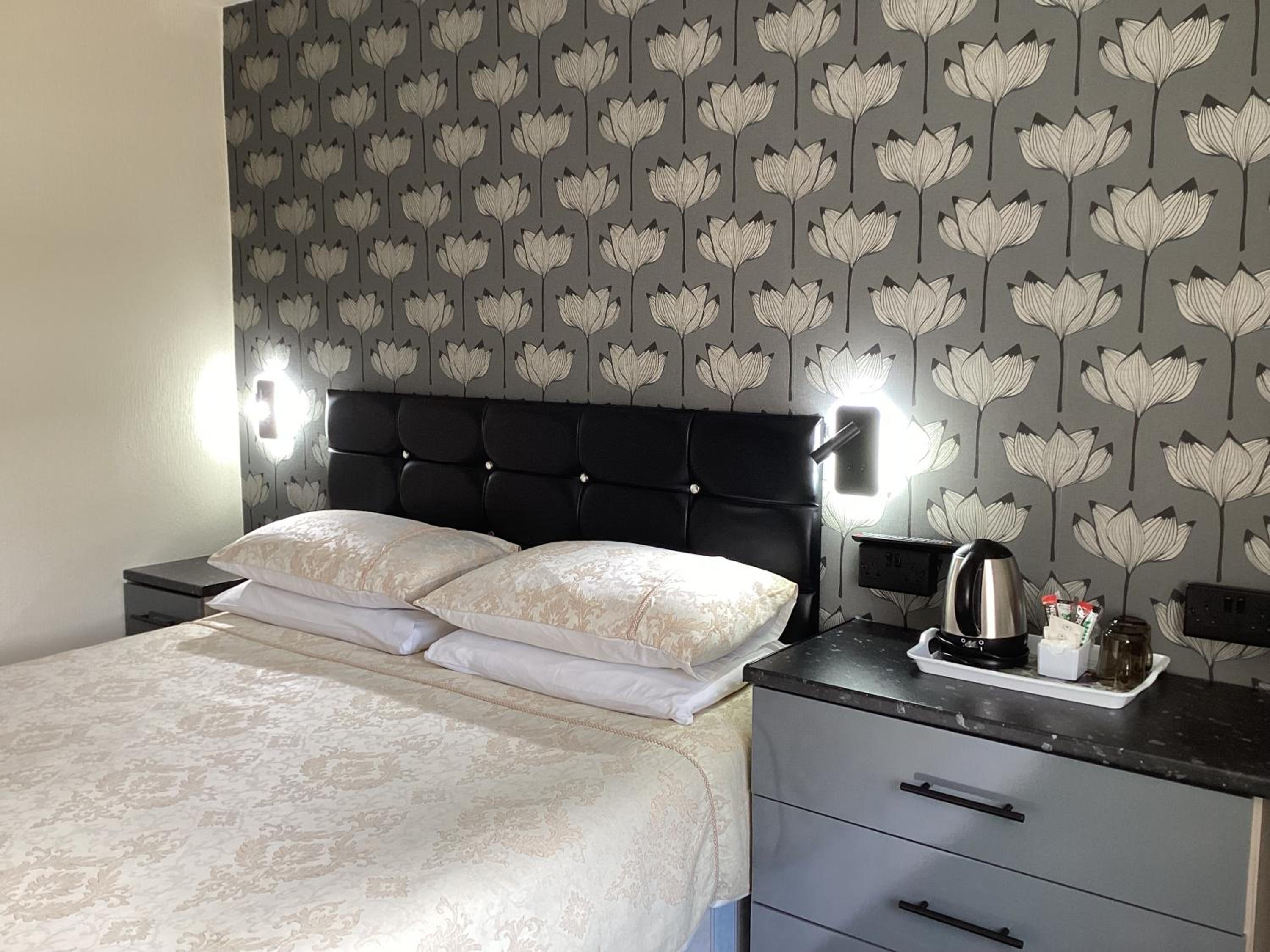 Double Room - Photo 6
