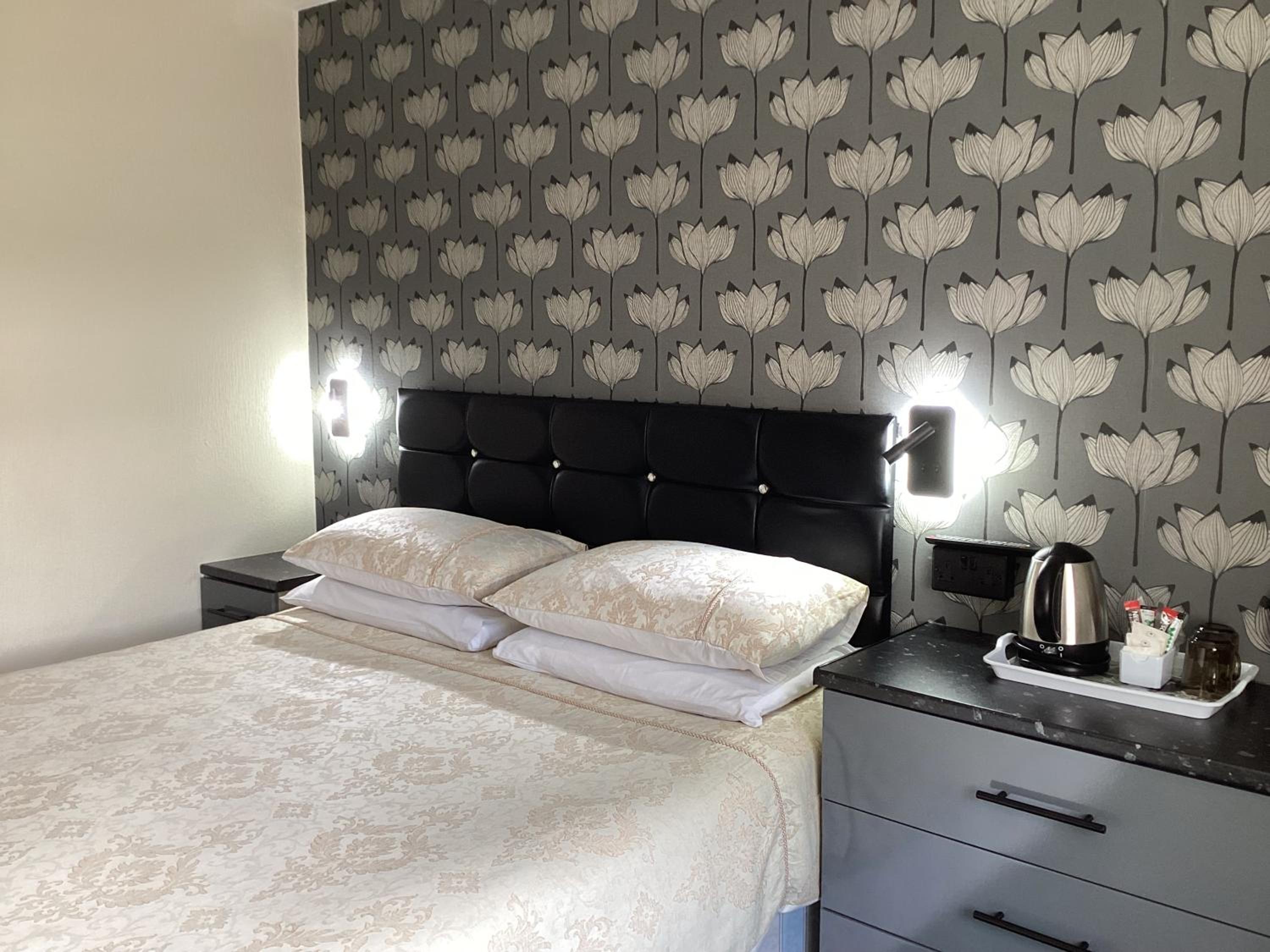 Double Room - Photo 3