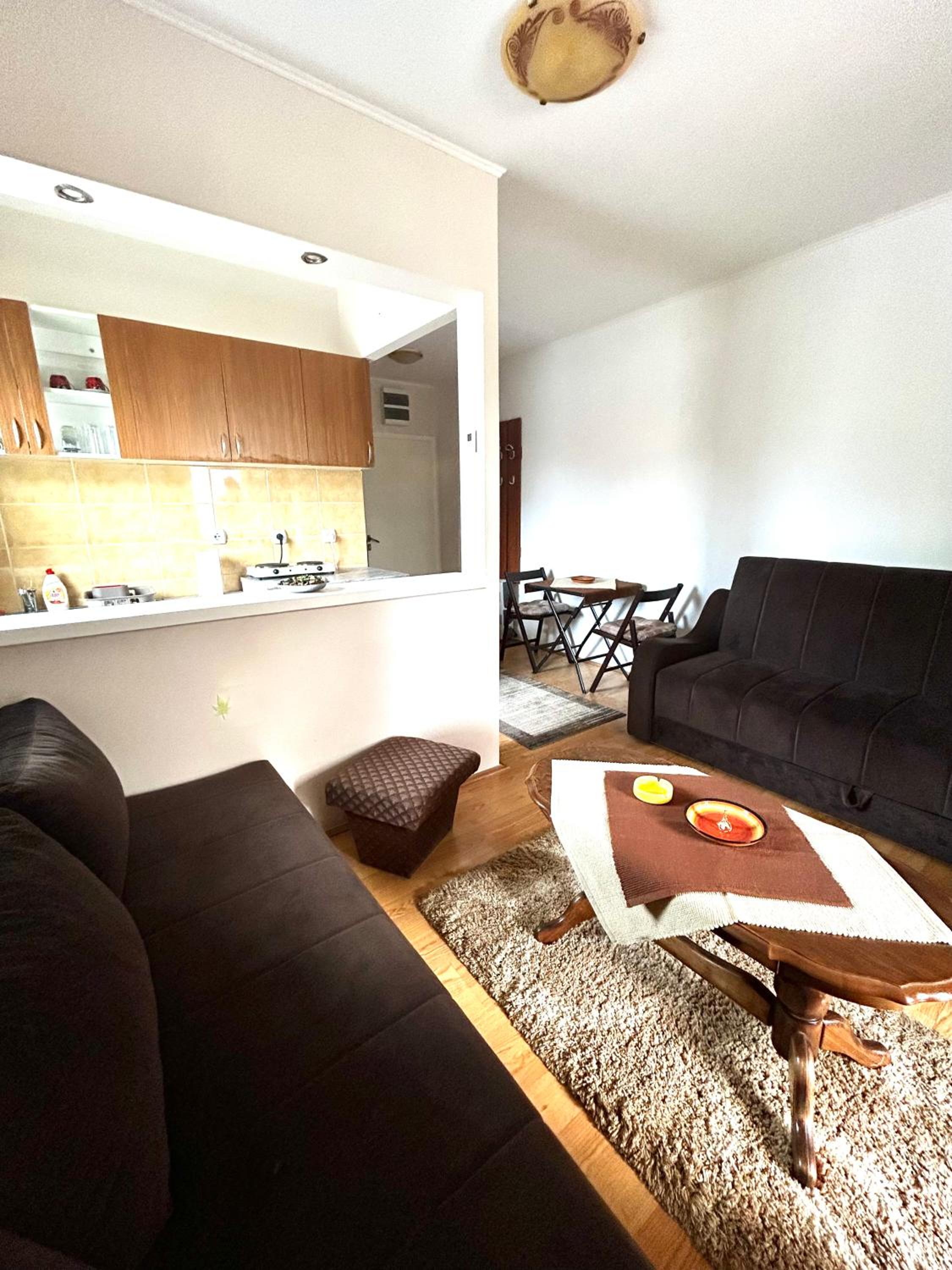 One-Bedroom Apartment photo 1