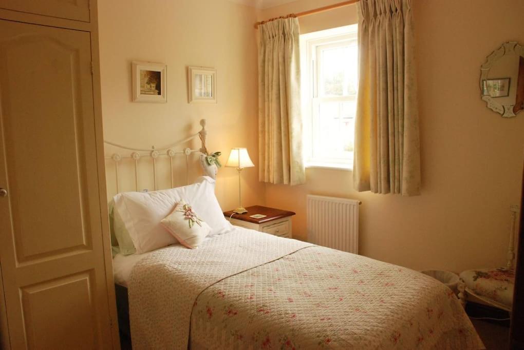 Three-Bedroom House photo 2