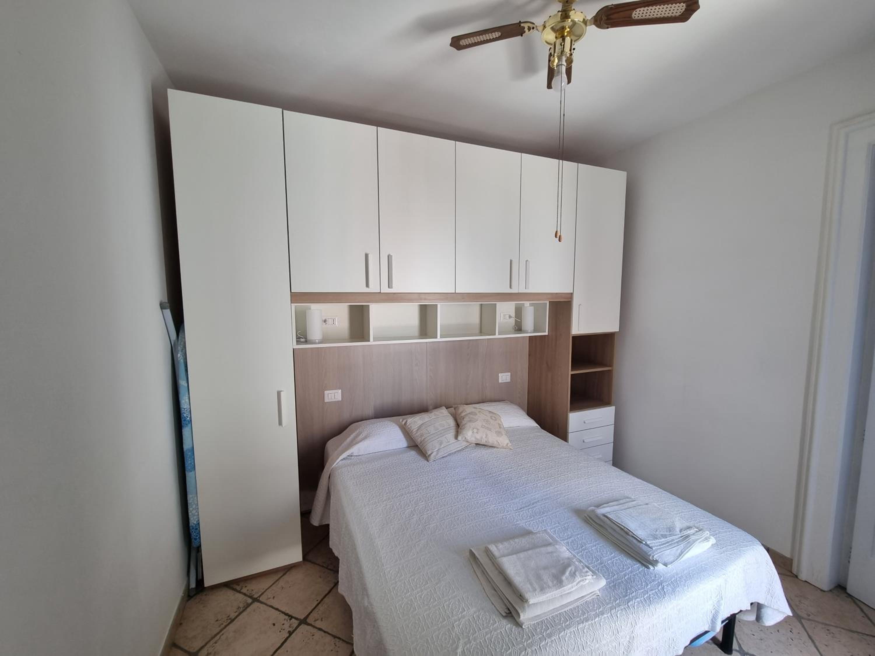 One-Bedroom House photo 1