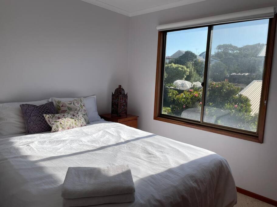 Four-Bedroom House photo 2