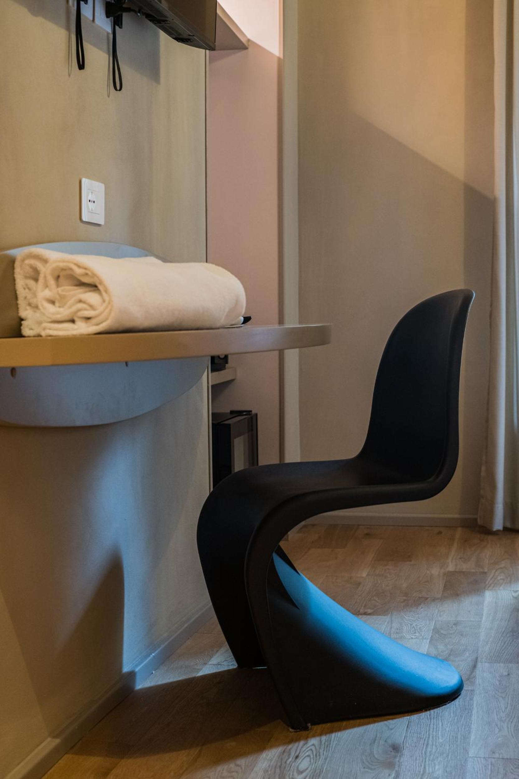 Standard Double or Twin Room photo 1