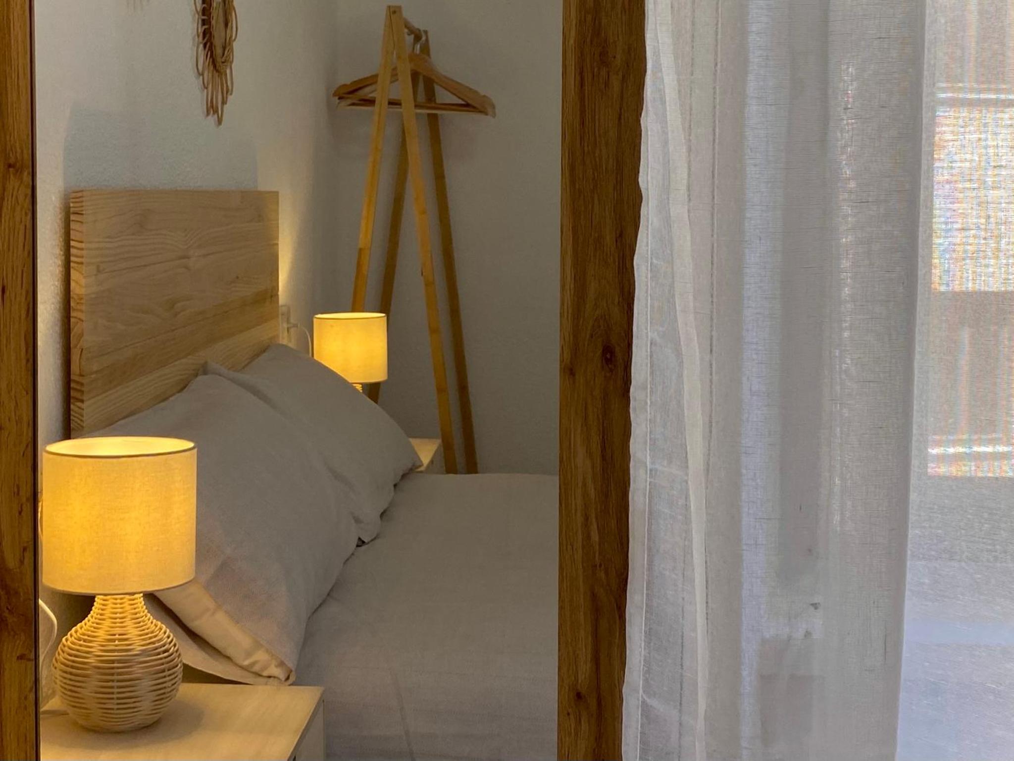 Apartamento de cuatro habitaciones con balcón
