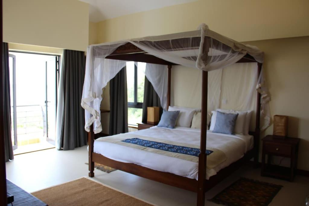 Three-Bedroom Villa photo 1