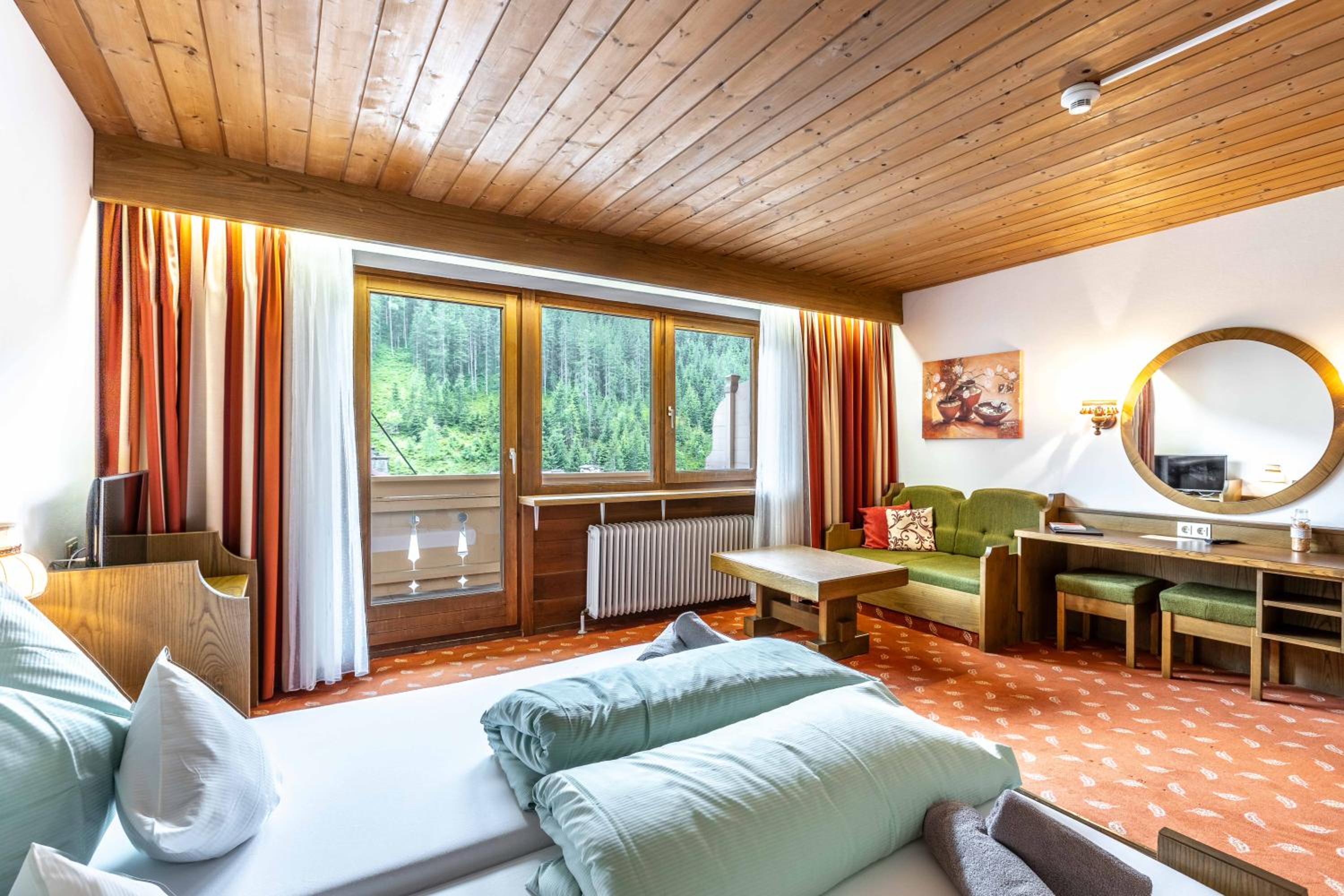 Double Room With Balcony photo 2