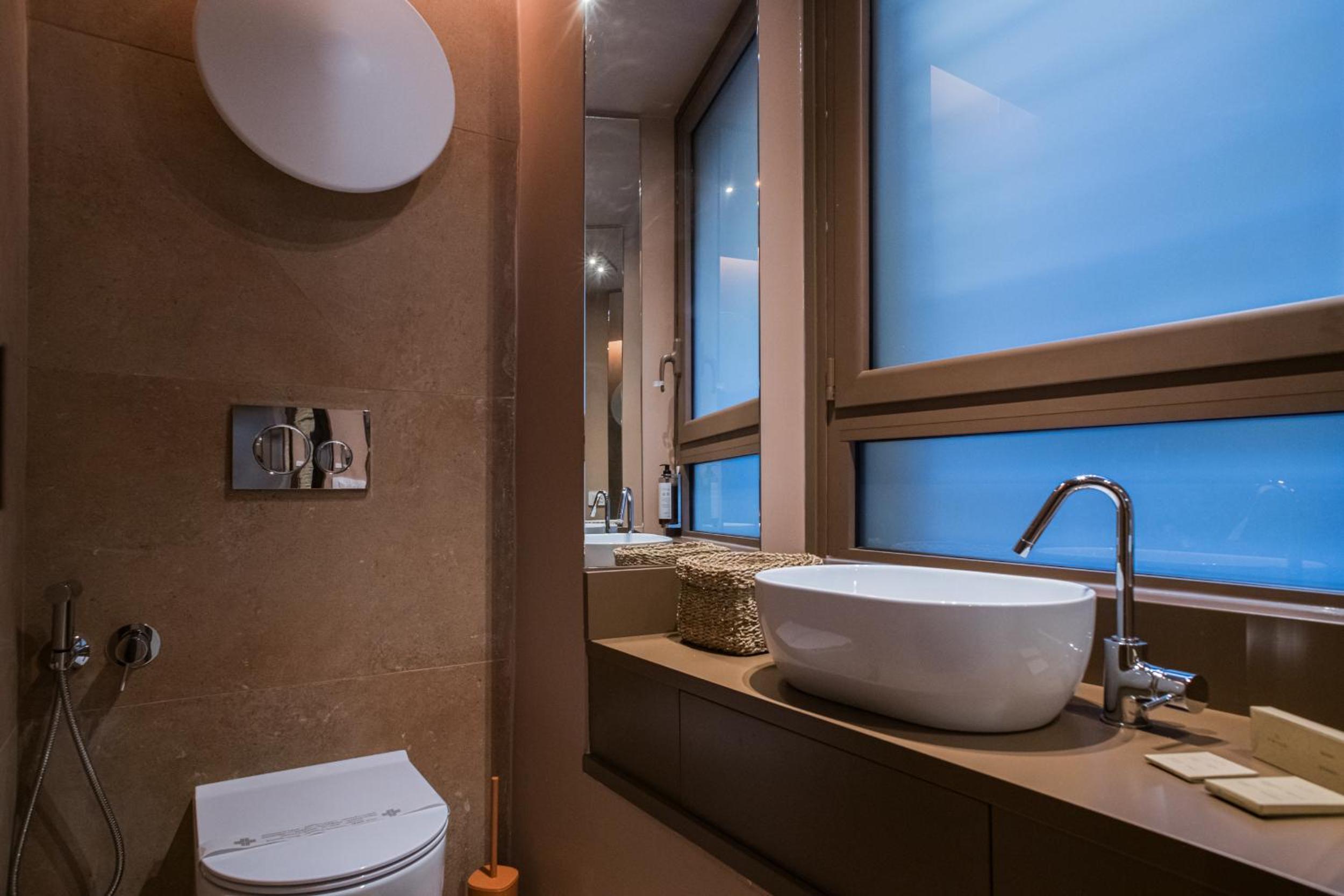 King Room with Spa Bath photo 2